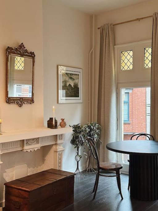 Historic Serenity Apartment *