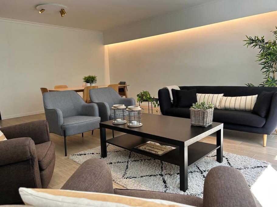 Apartment By The Water