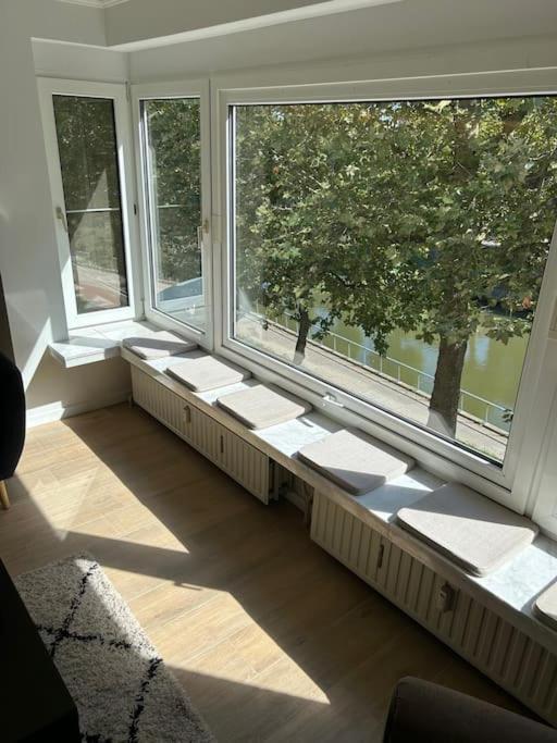Apartment By The Water
