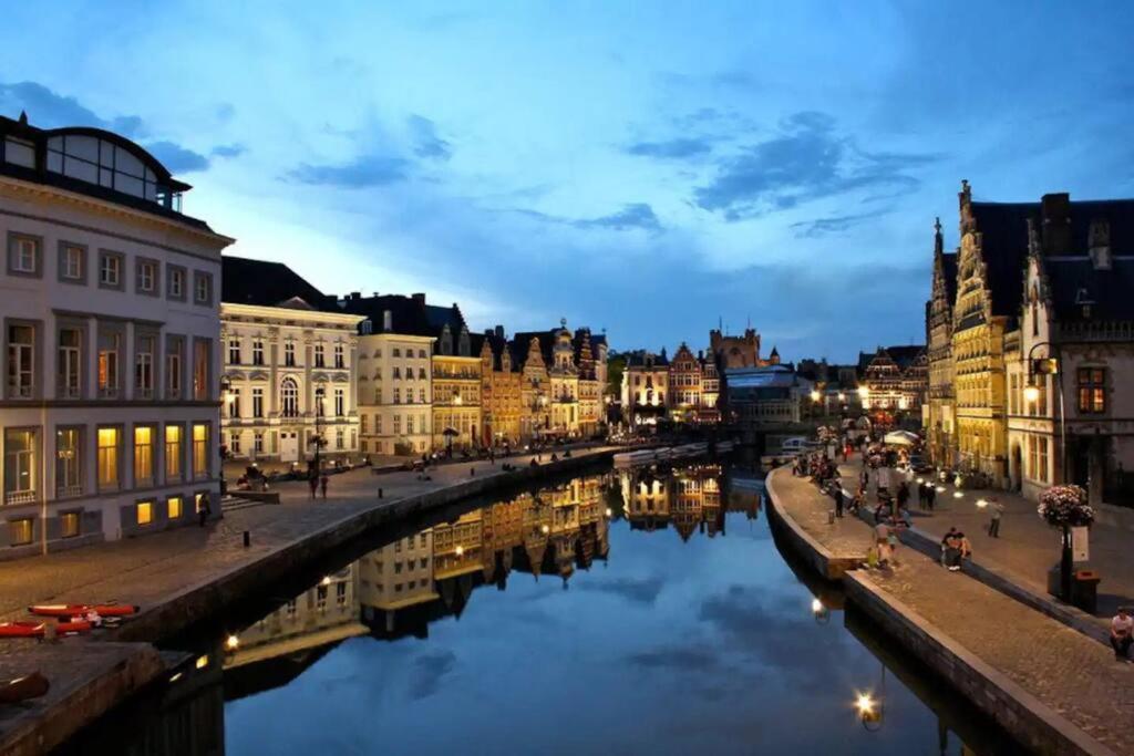 Romantic Unesco Medieval House In The Center Ghent