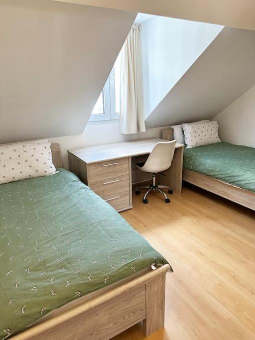 Large Quiet Whole House Near Historic Centre *