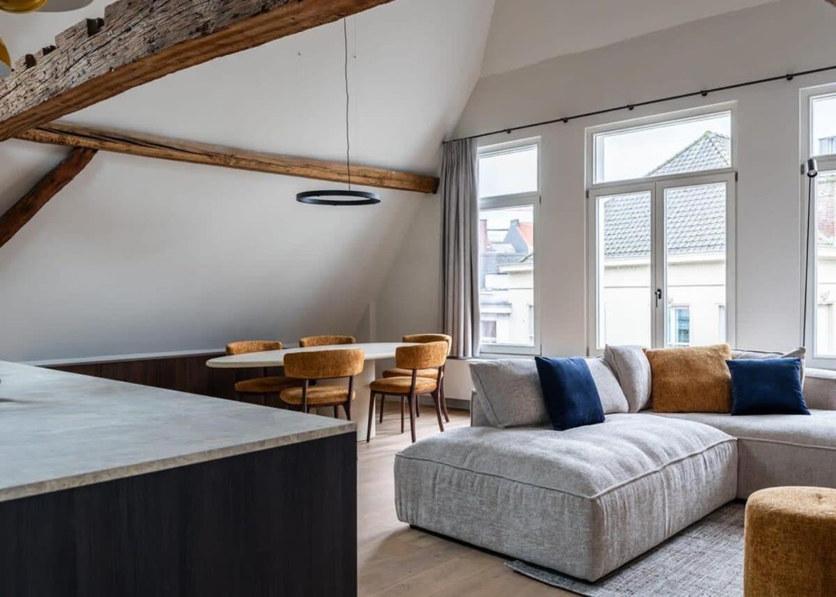 Huswell - City-view Loft With Wooden Beams And Mezzanine * Ghent