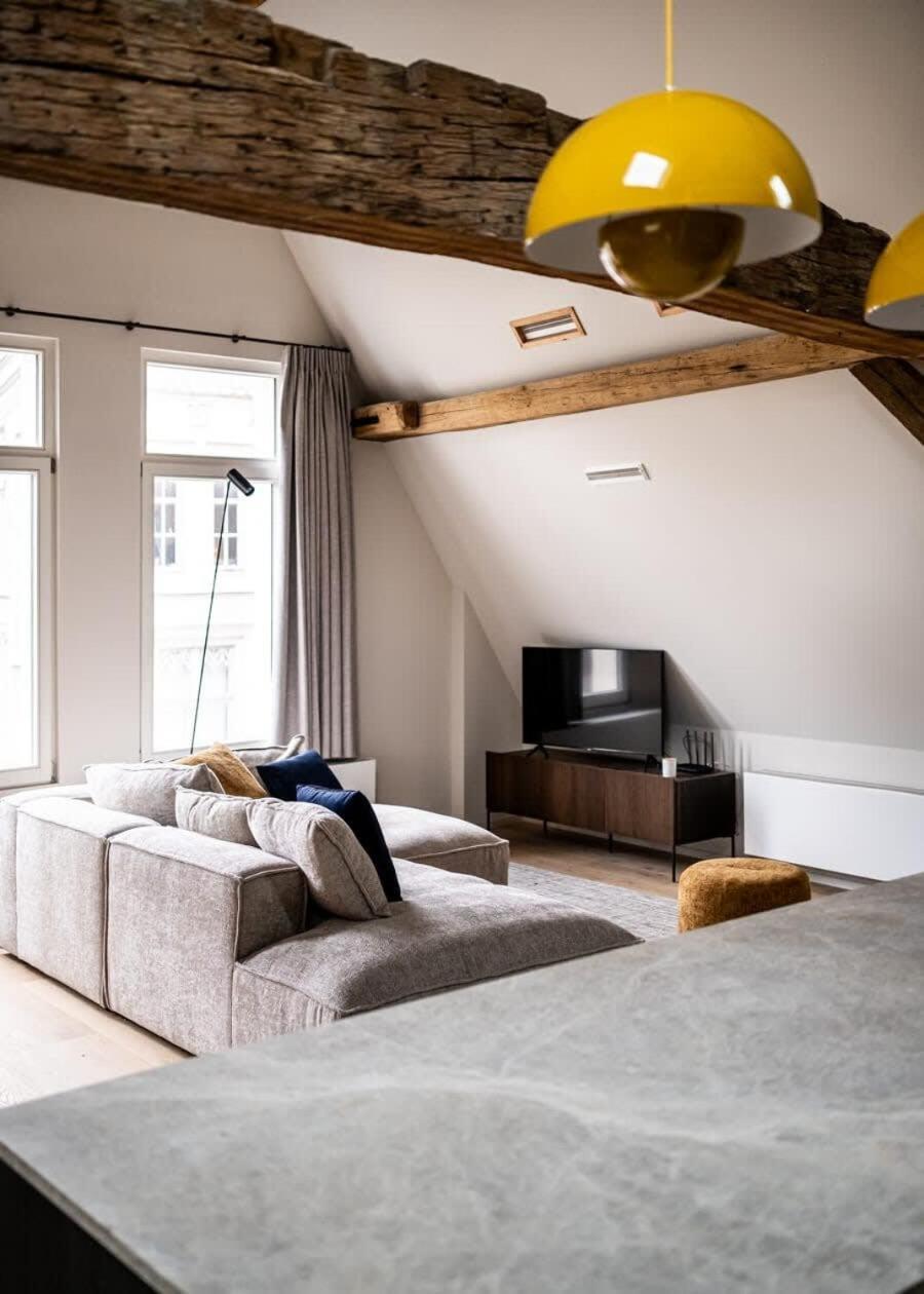 Huswell - City-view Loft With Wooden Beams And Mezzanine *