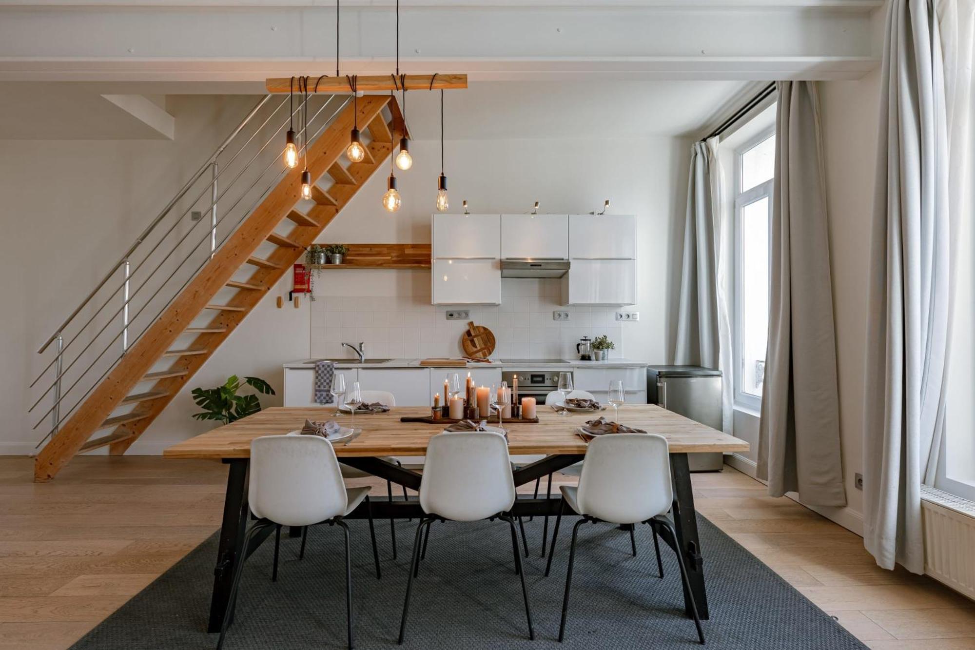Huswell - With Large Terrace In The Of Apartment