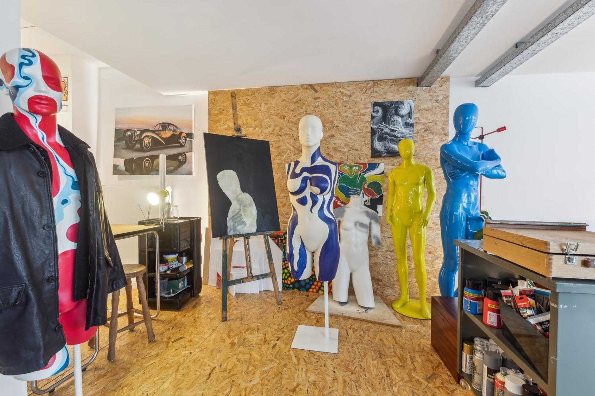 Cosy Art Near Station With Bikes And Garden