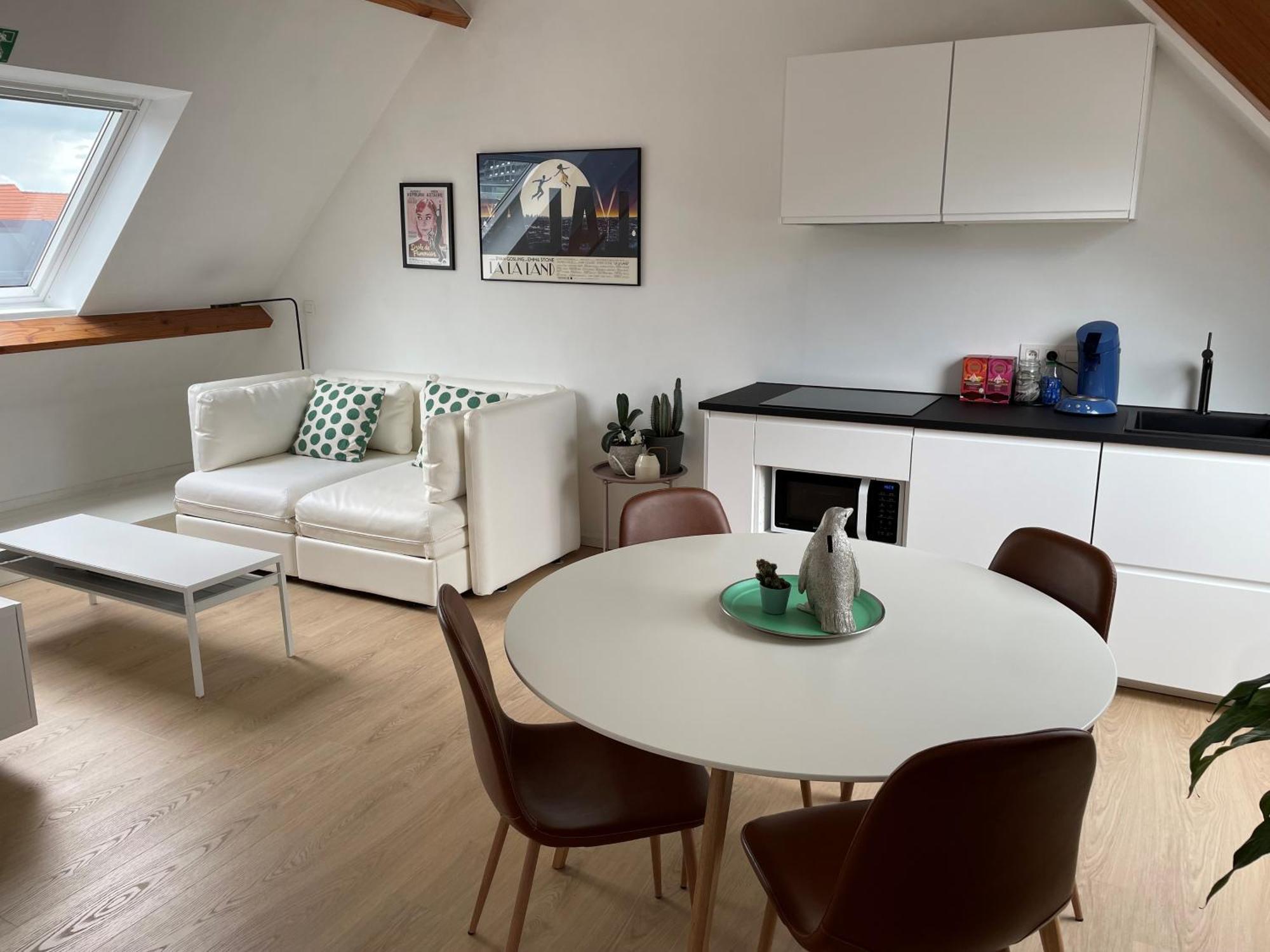 Apartment Lovely & Stylish At P36 Gent, Near The Center