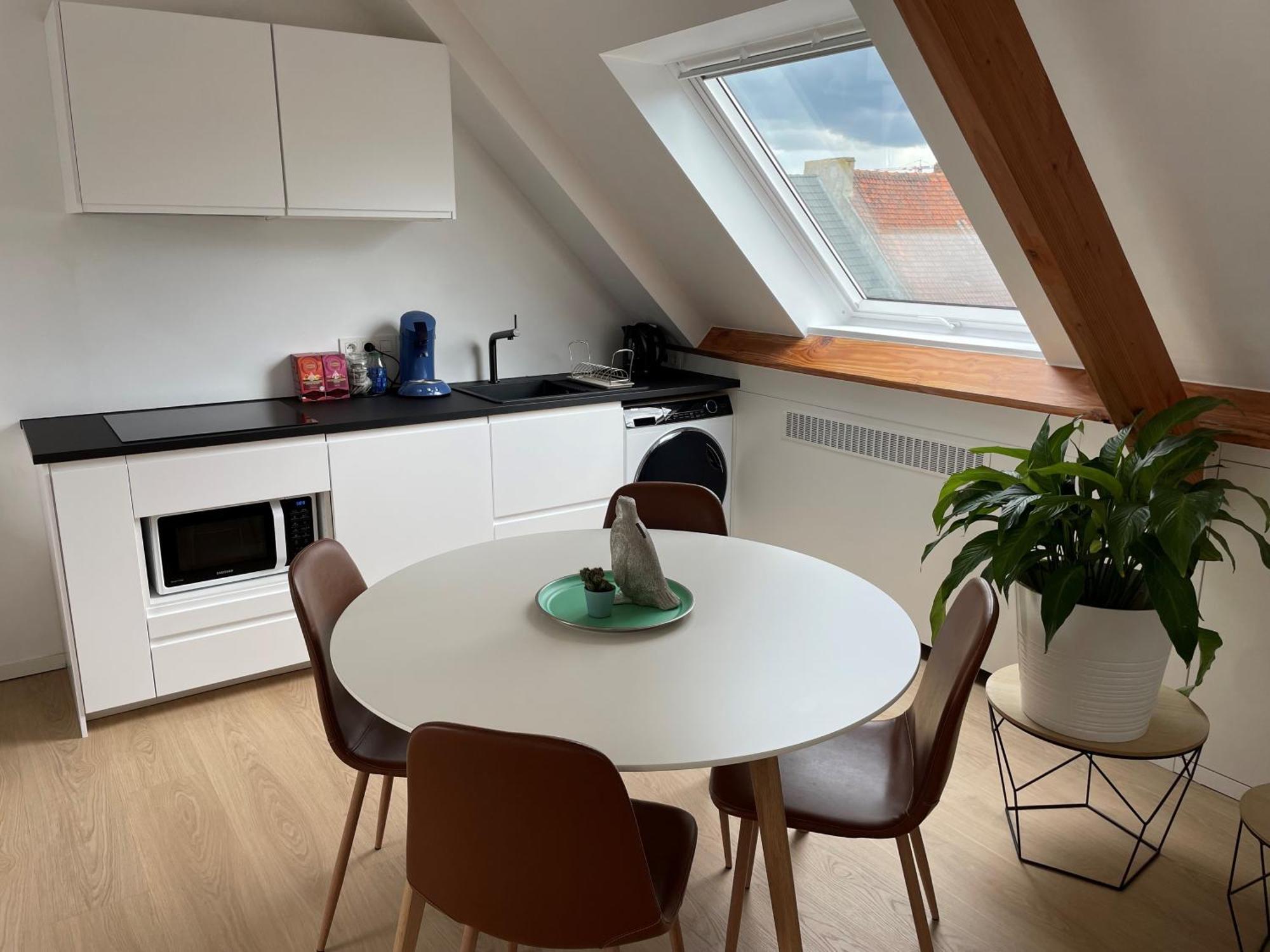Apartment Lovely & Stylish At P36 Gent, Near The Center