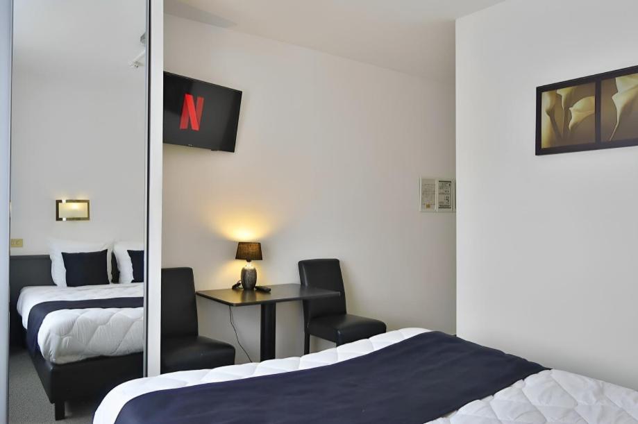 Adoma Hotel 3*