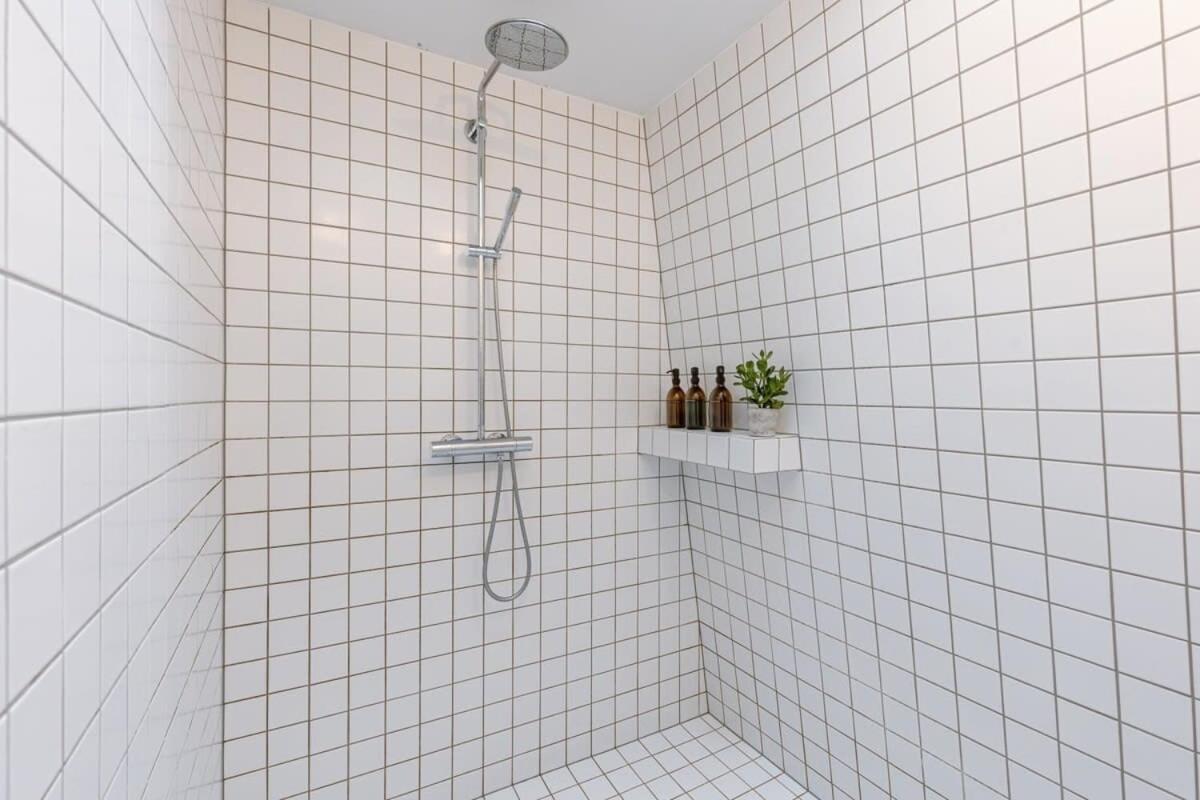 Huswell - 'the Crown' In Apartment Ghent