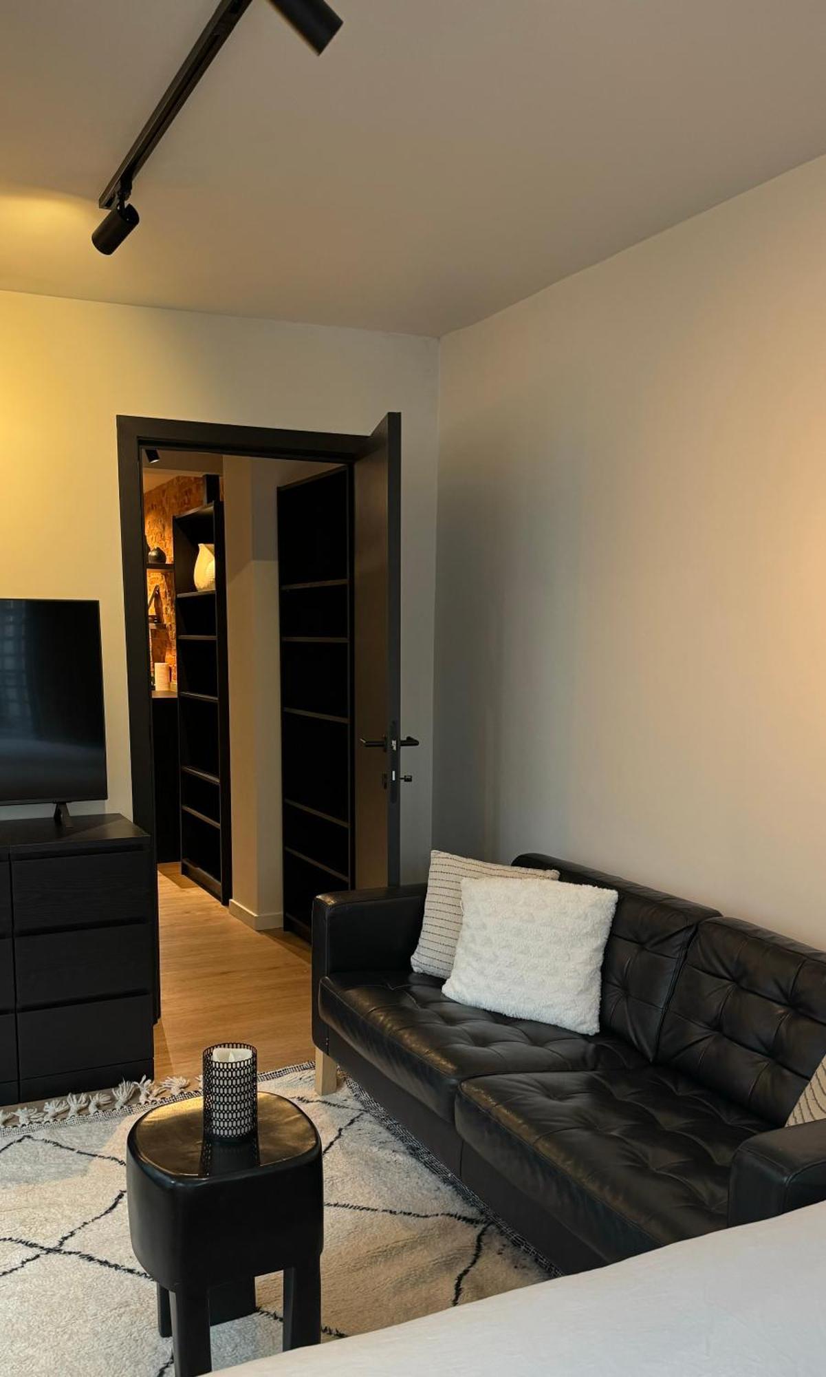 Apartment Luxury With Cosy Garden! *