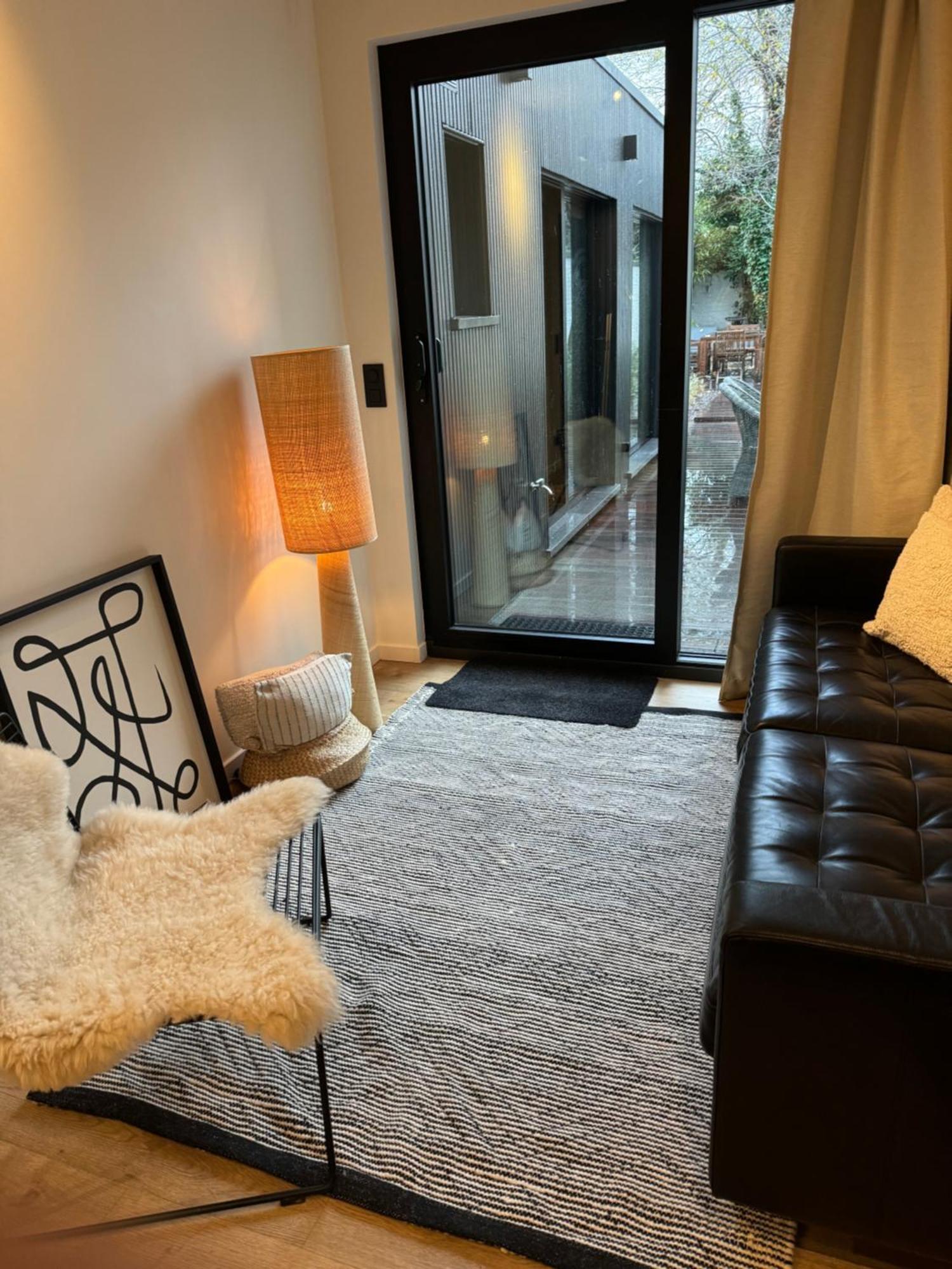 Apartment Luxury With Cosy Garden! *