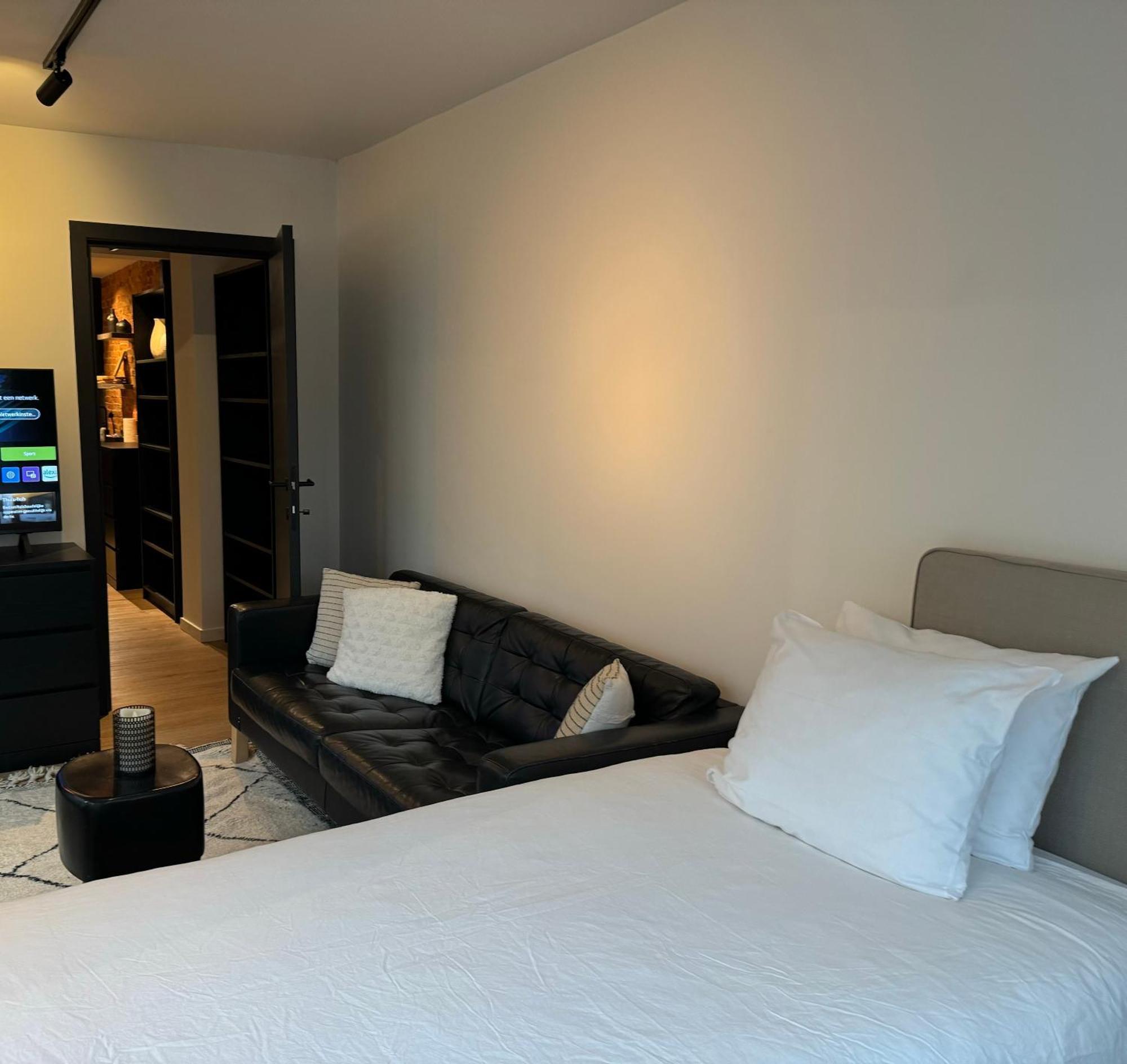 Apartment Luxury With Cosy Garden! *