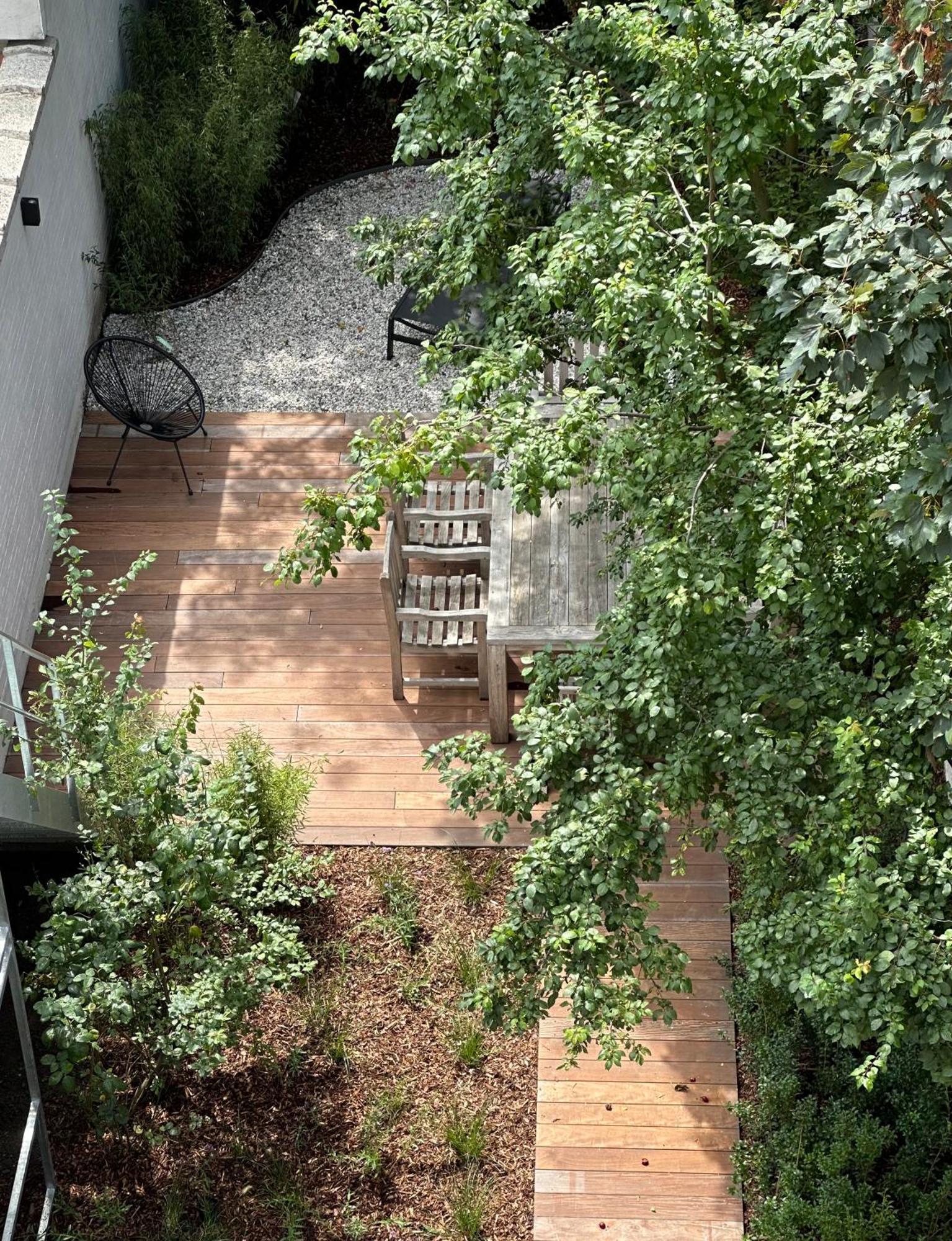 Apartment Luxury With Cosy Garden!