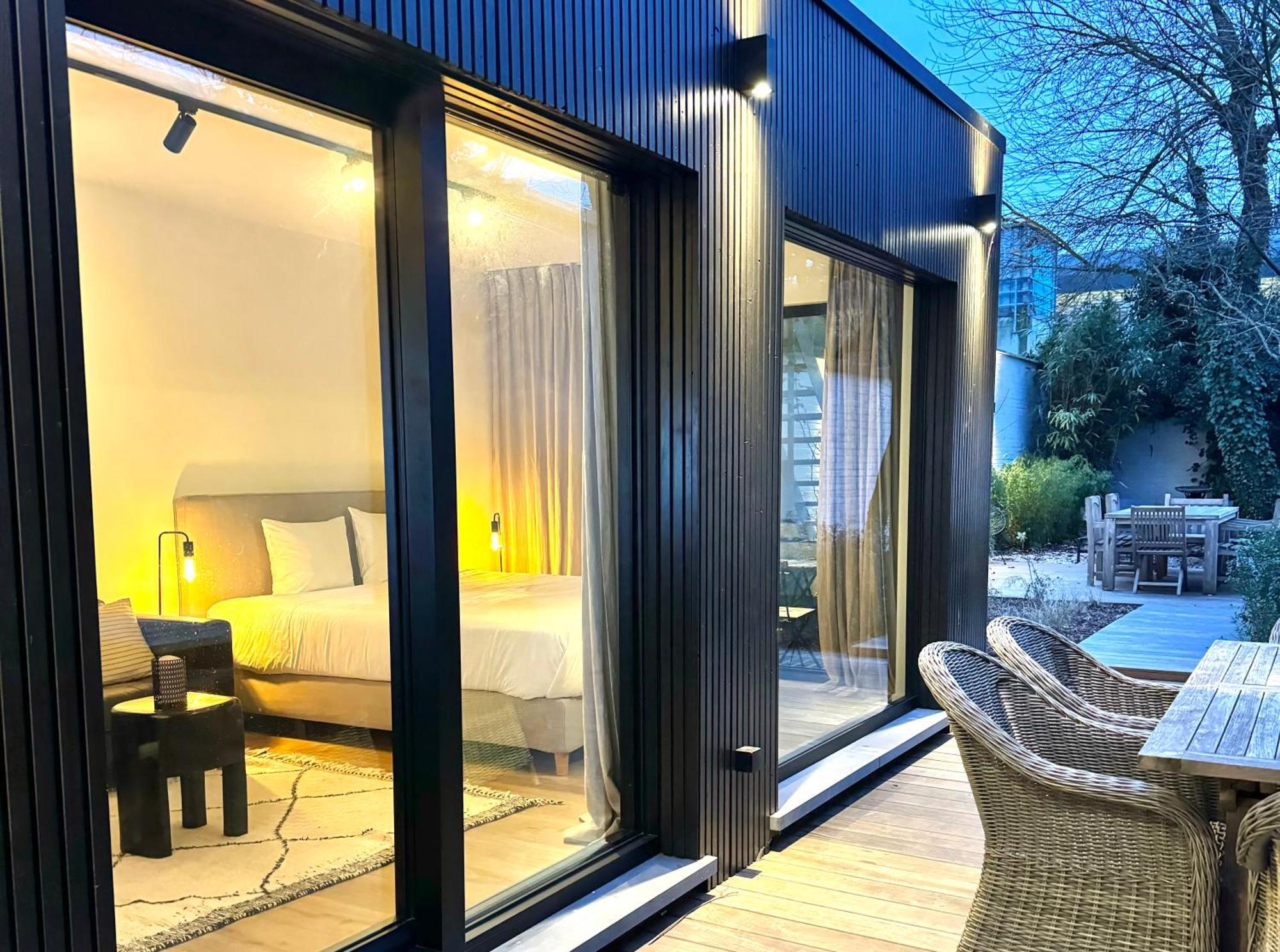 Apartment Luxury With Cosy Garden! *