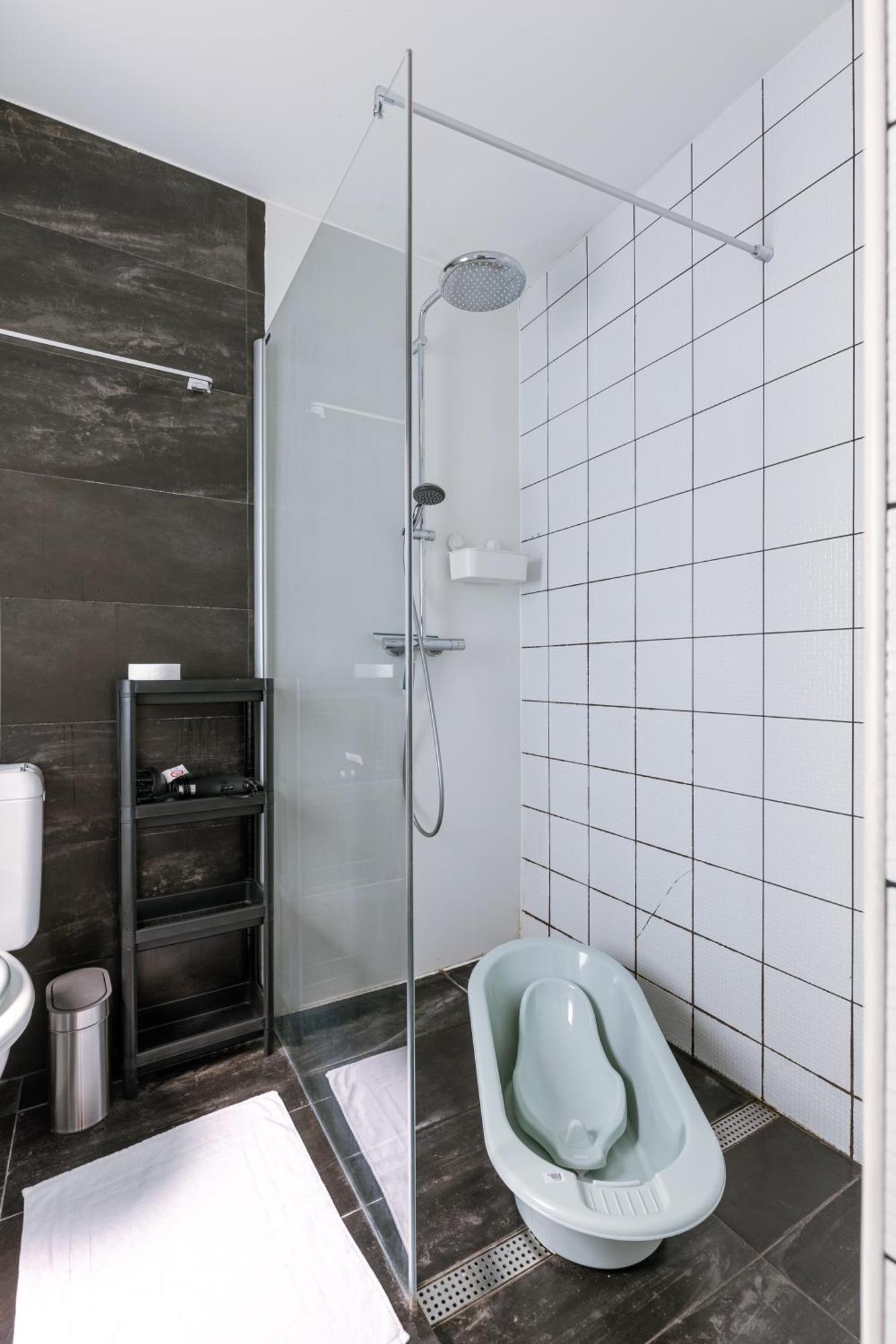 Right In The Center Your Getaway Apartment *