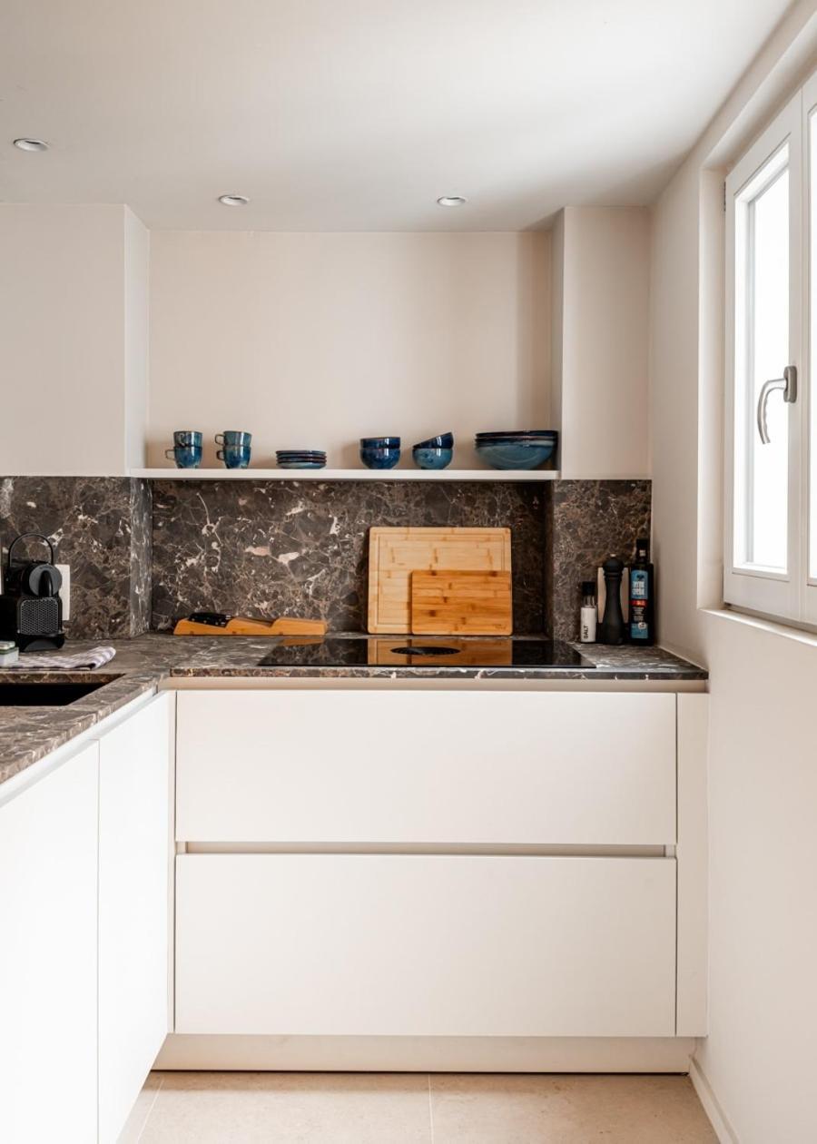 Huswell - Bright With Terrace In Heart Of Apartment *