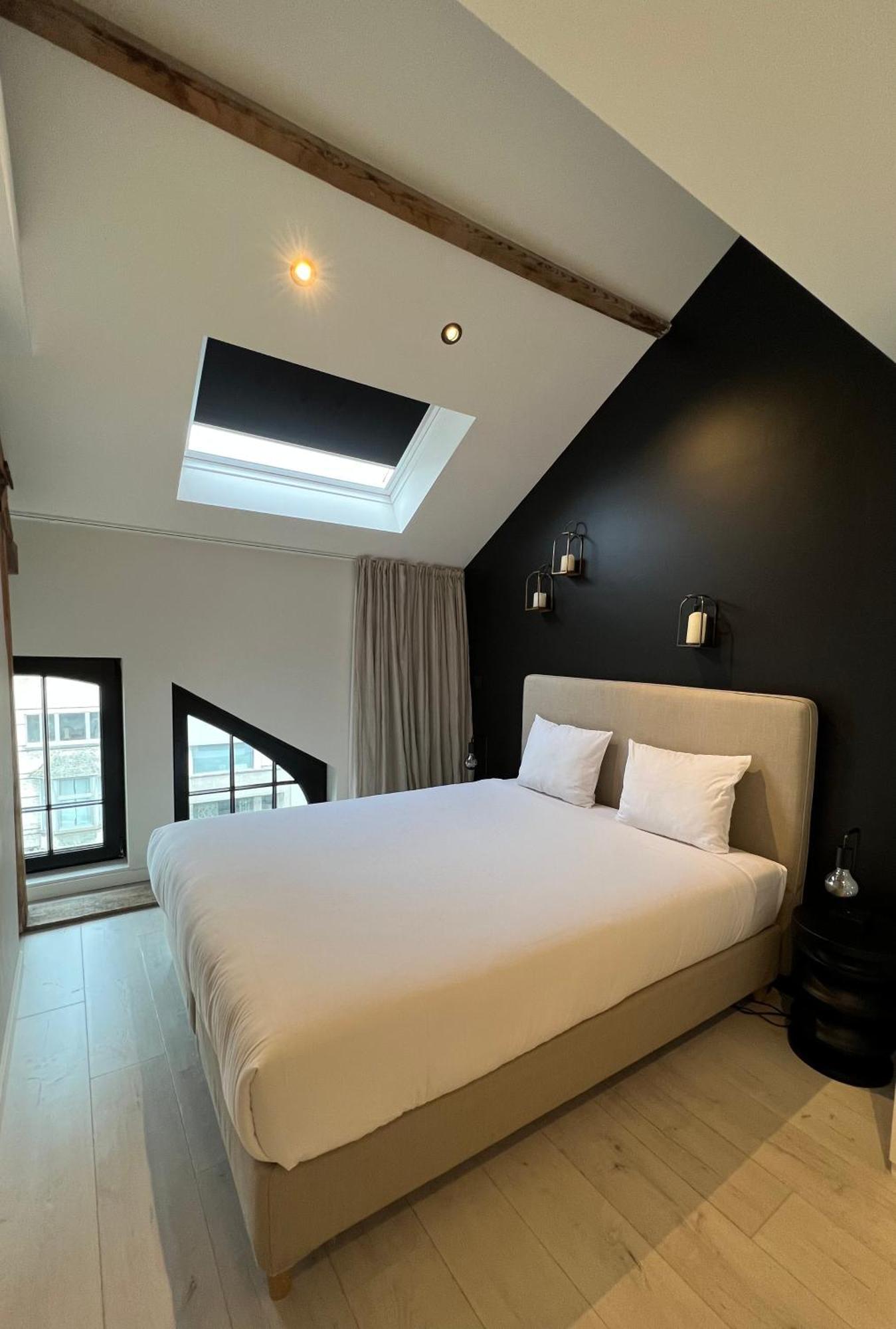 Penthouse With Airconditioning And Big Terrace, Close To Sint-pieters Station And Centre