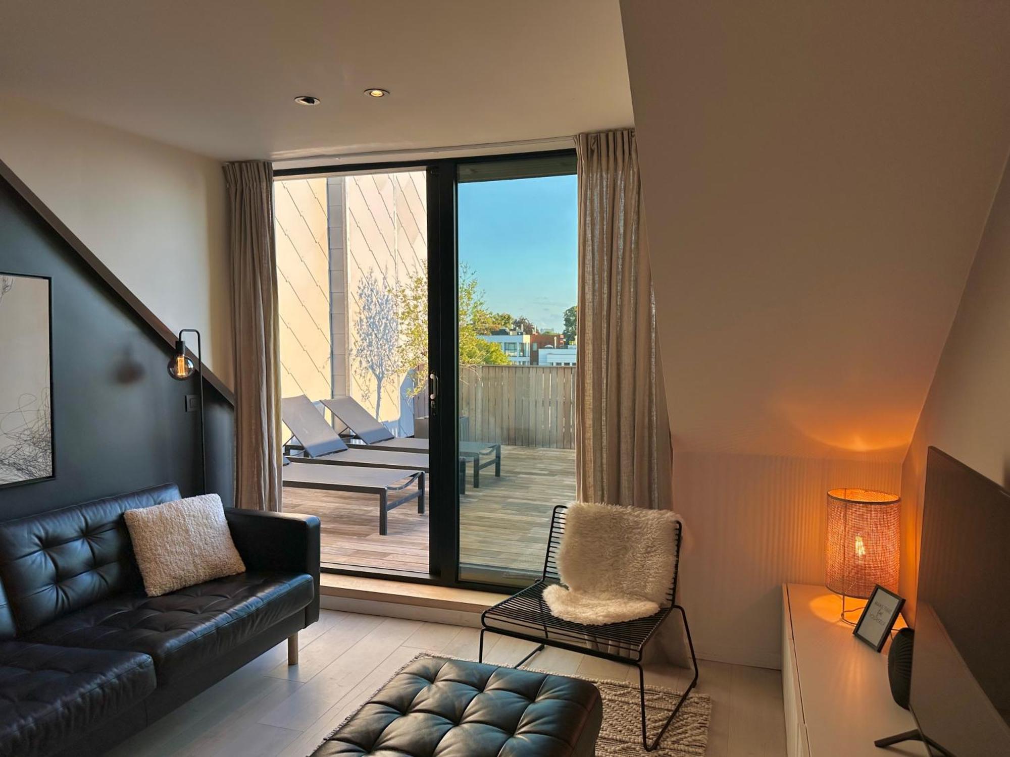 Penthouse With Airconditioning And Big Terrace, Close To Sint-pieters Station And Centre *