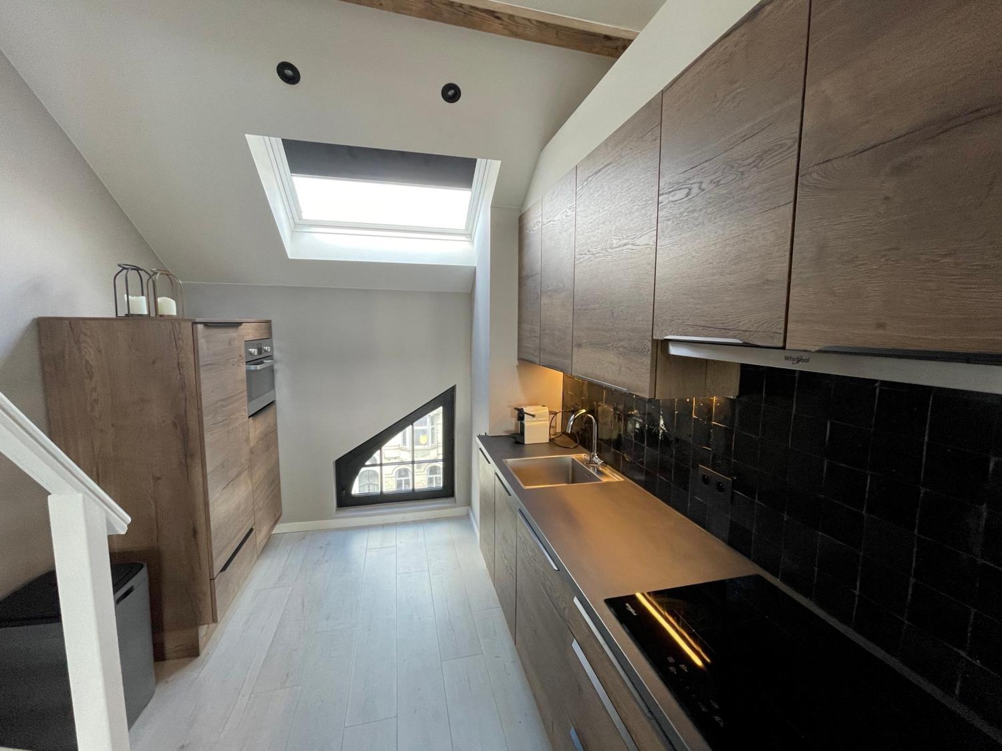 Penthouse With Airconditioning And Big Terrace, Close To Sint-pieters Station And Centre Apartamento Gante