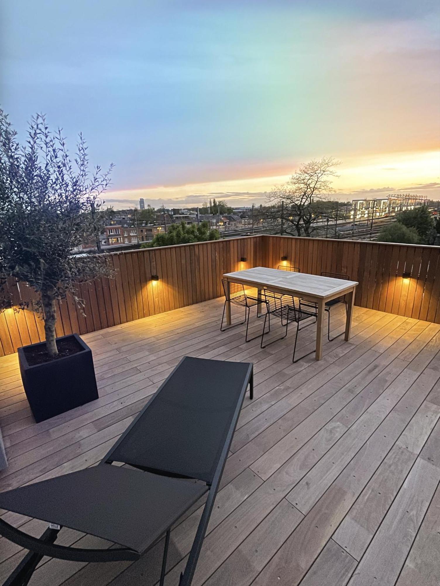 Apartamento Penthouse With Airconditioning And Big Terrace, Close To Sint-pieters Station And Centre Gante