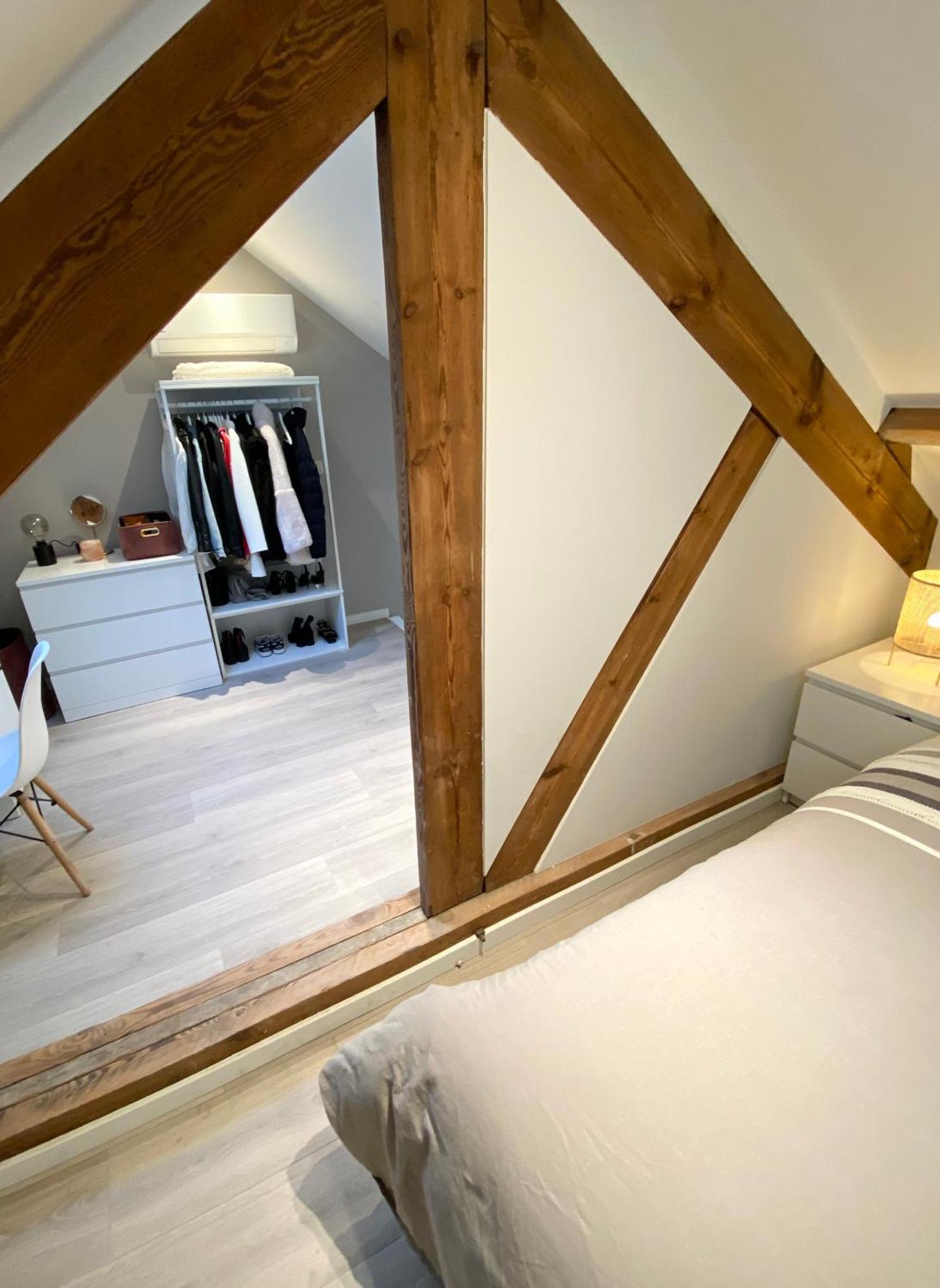 Apartamento Penthouse With Airconditioning And Big Terrace, Close To Sint-pieters Station And Centre