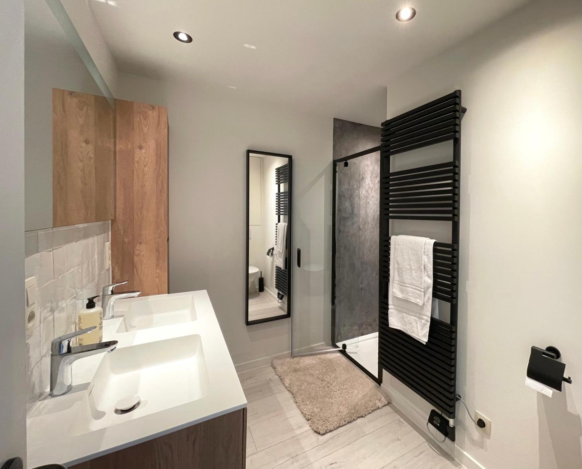 Penthouse With Airconditioning And Big Terrace, Close To Sint-pieters Station And Centre Apartamento Gante