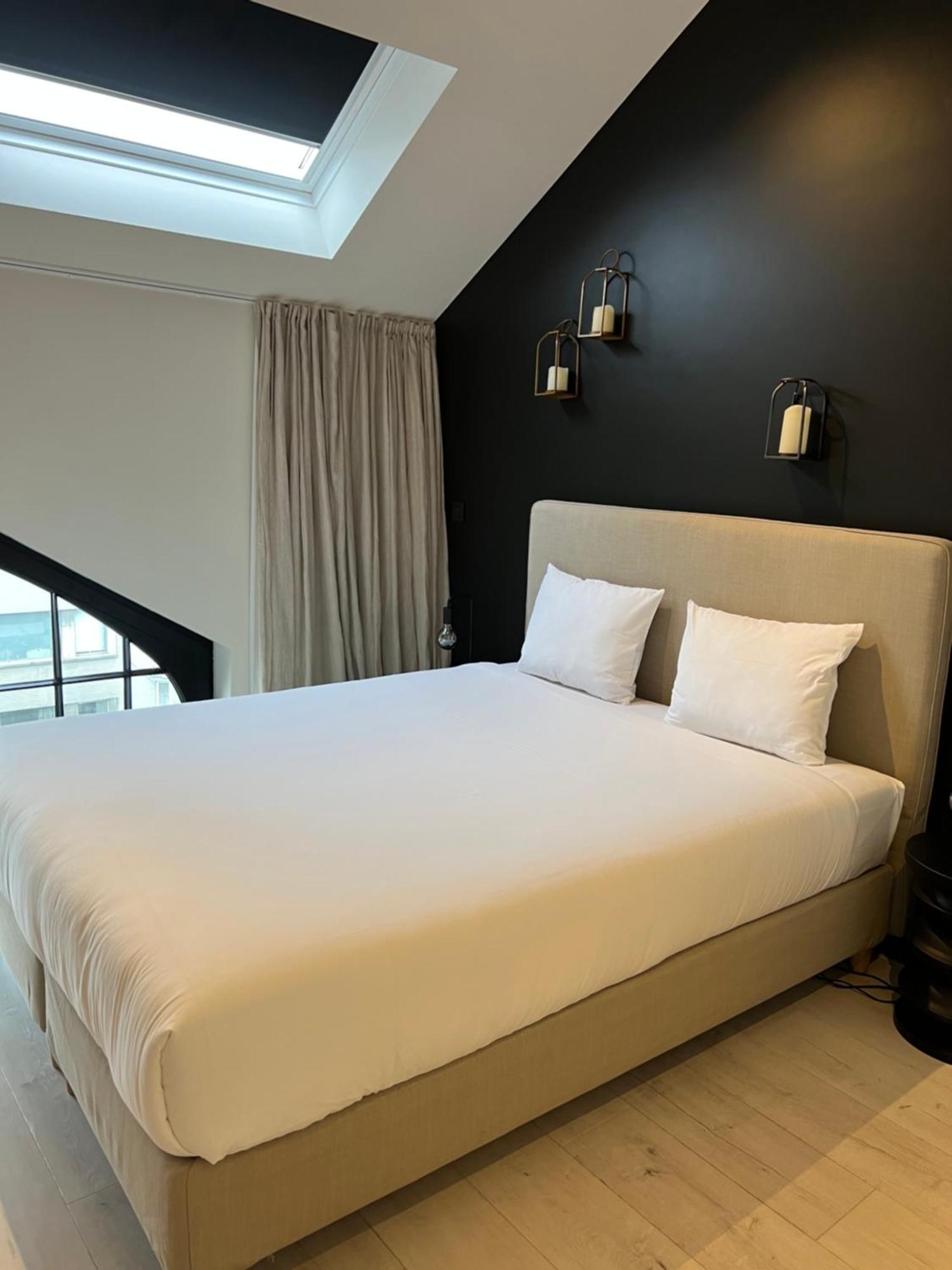 Penthouse With Airconditioning And Big Terrace, Close To Sint-pieters Station And Centre *