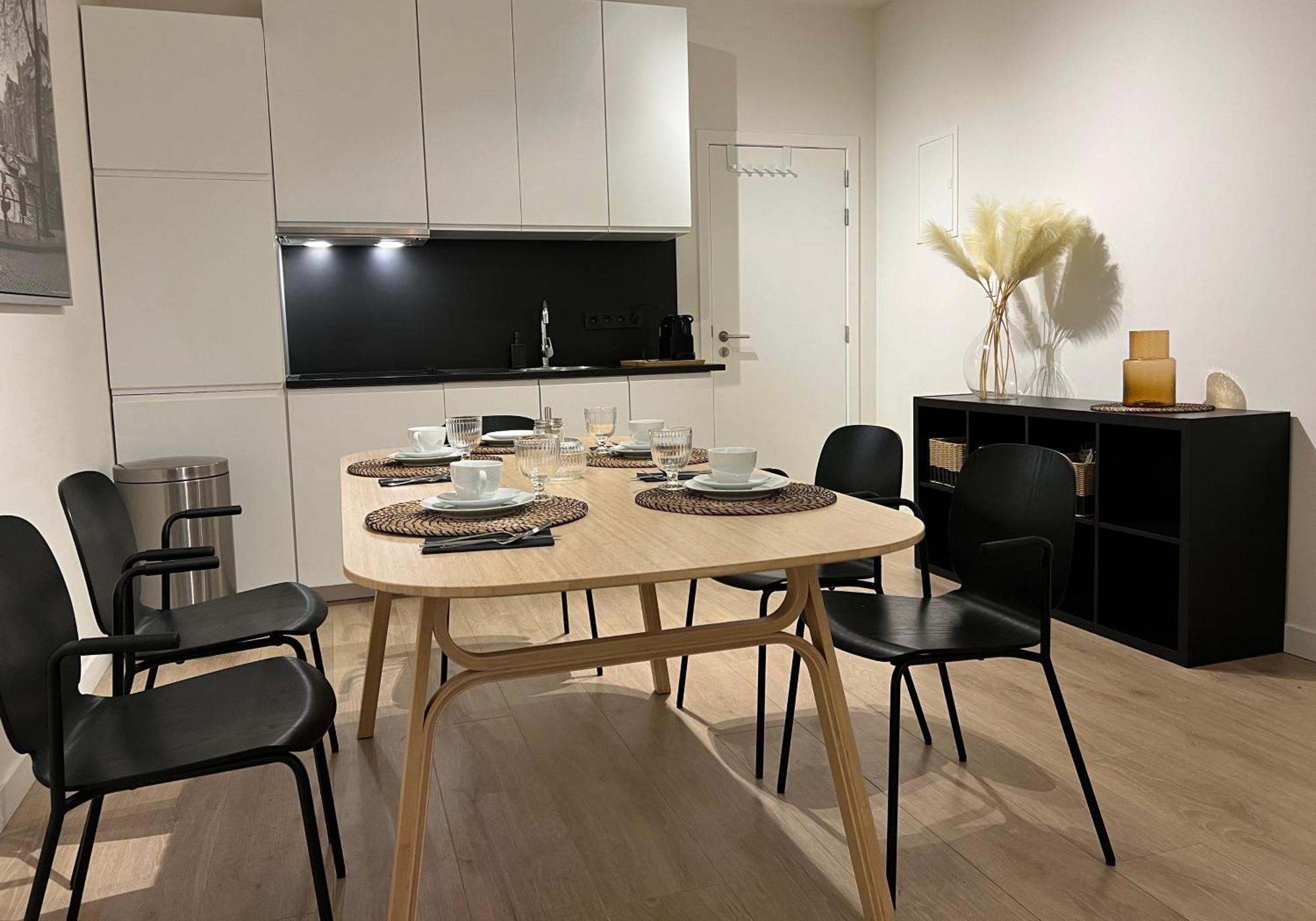 3 Bedroom With Own Garden Close To Main Trainstation