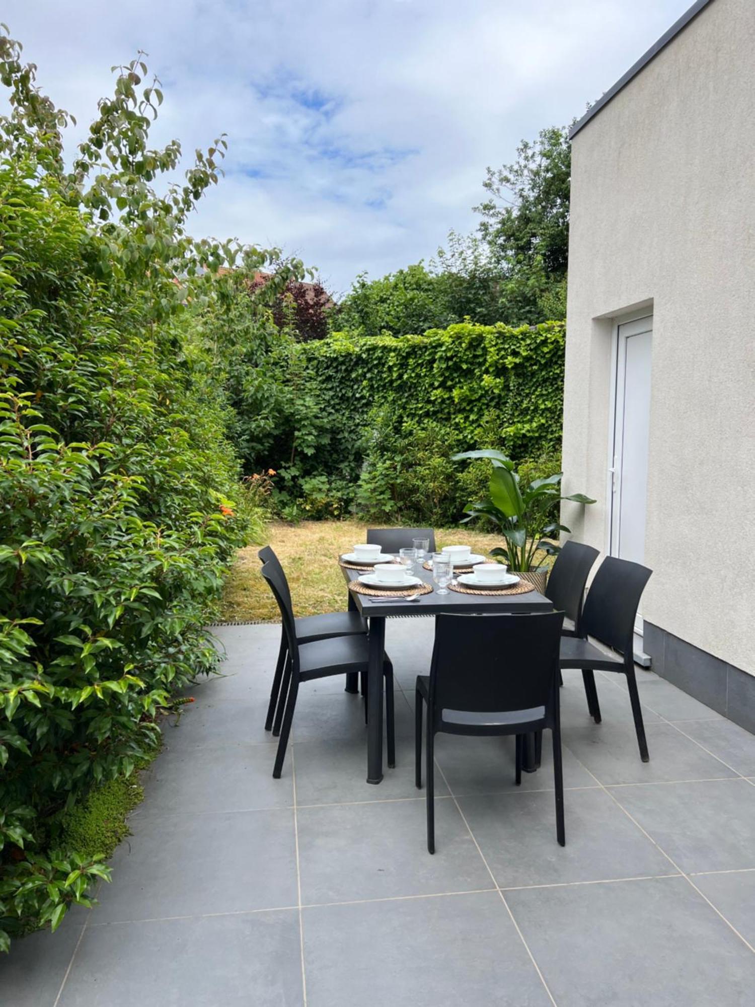 Apartment 3 Bedroom With Own Garden Close To Main Trainstation Ghent