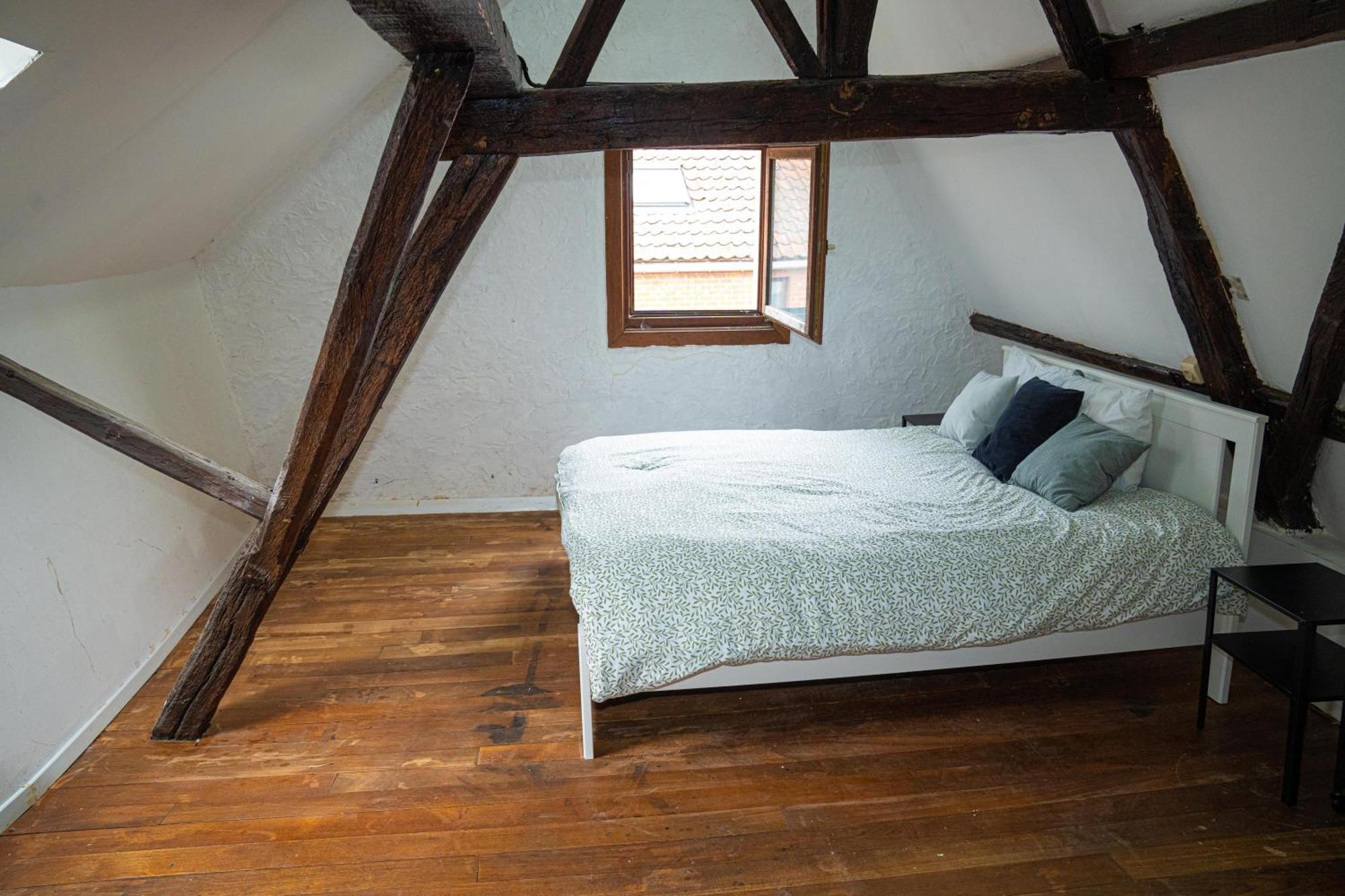 Appartement Stylish Canal-side 2br-1lr Apt, At Center Of *