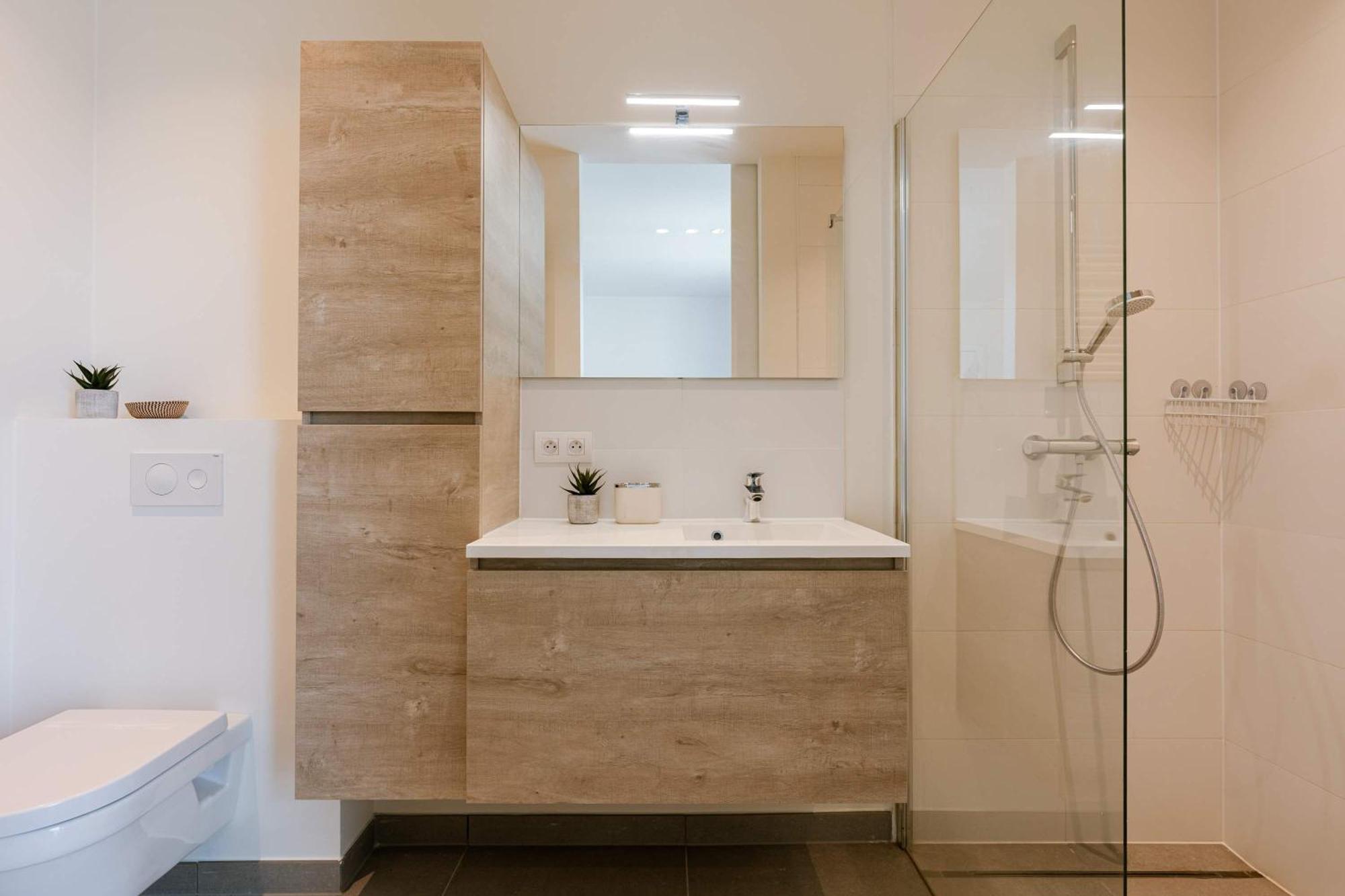 Huswell - Spacious In With Big Terrace Appartement Gent