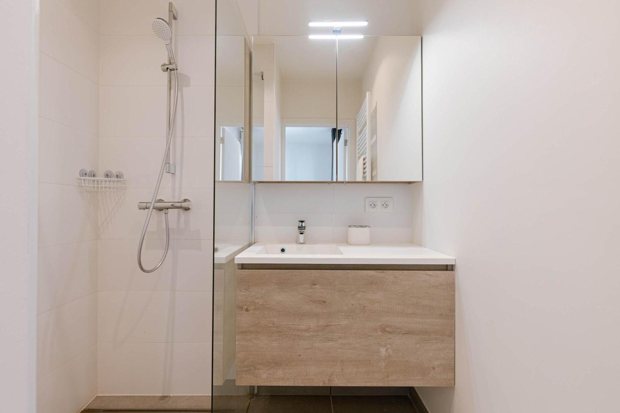 Huswell - Spacious In With Big Terrace Appartement
