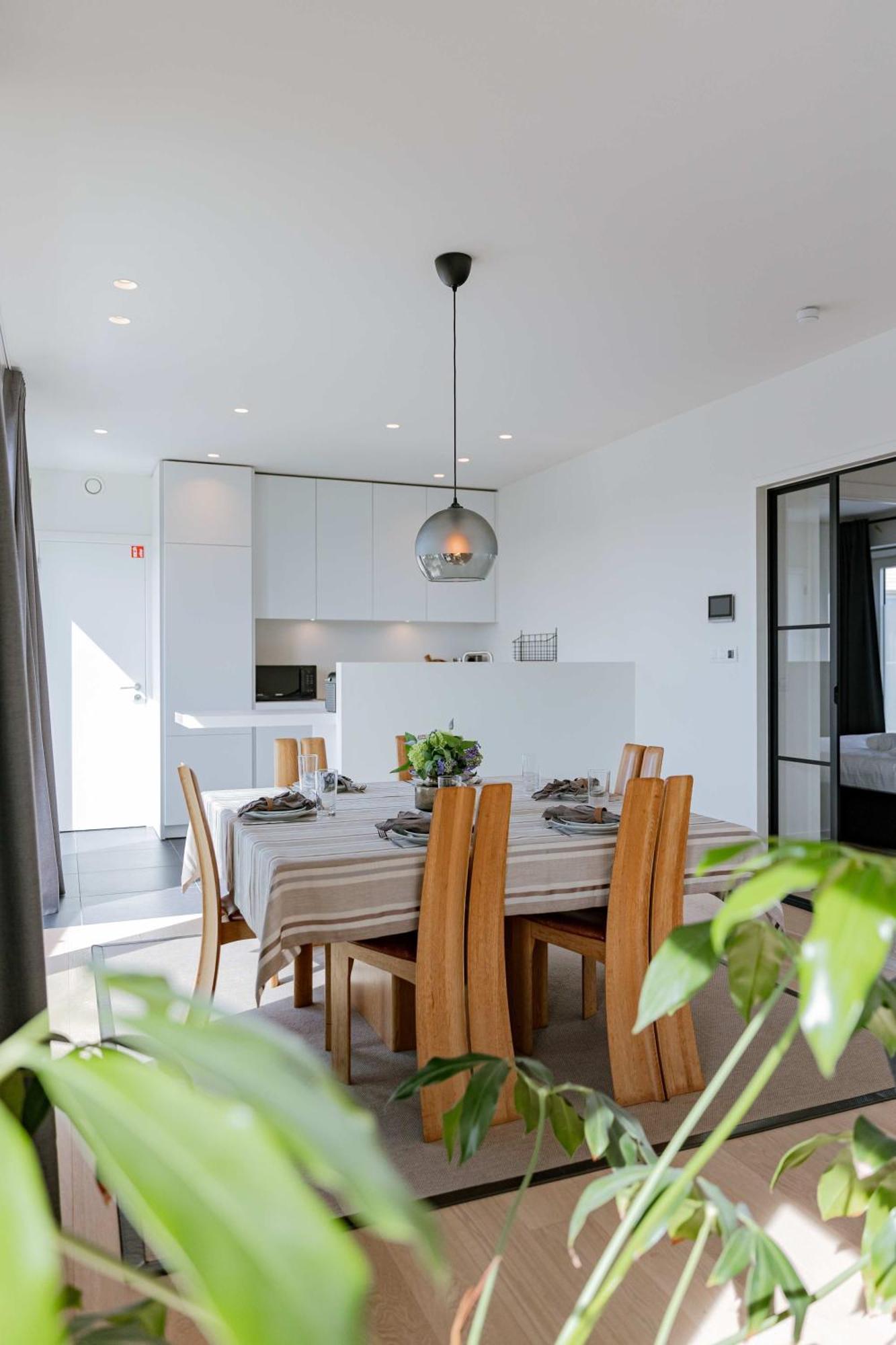 Appartement Huswell - Spacious In With Big Terrace
