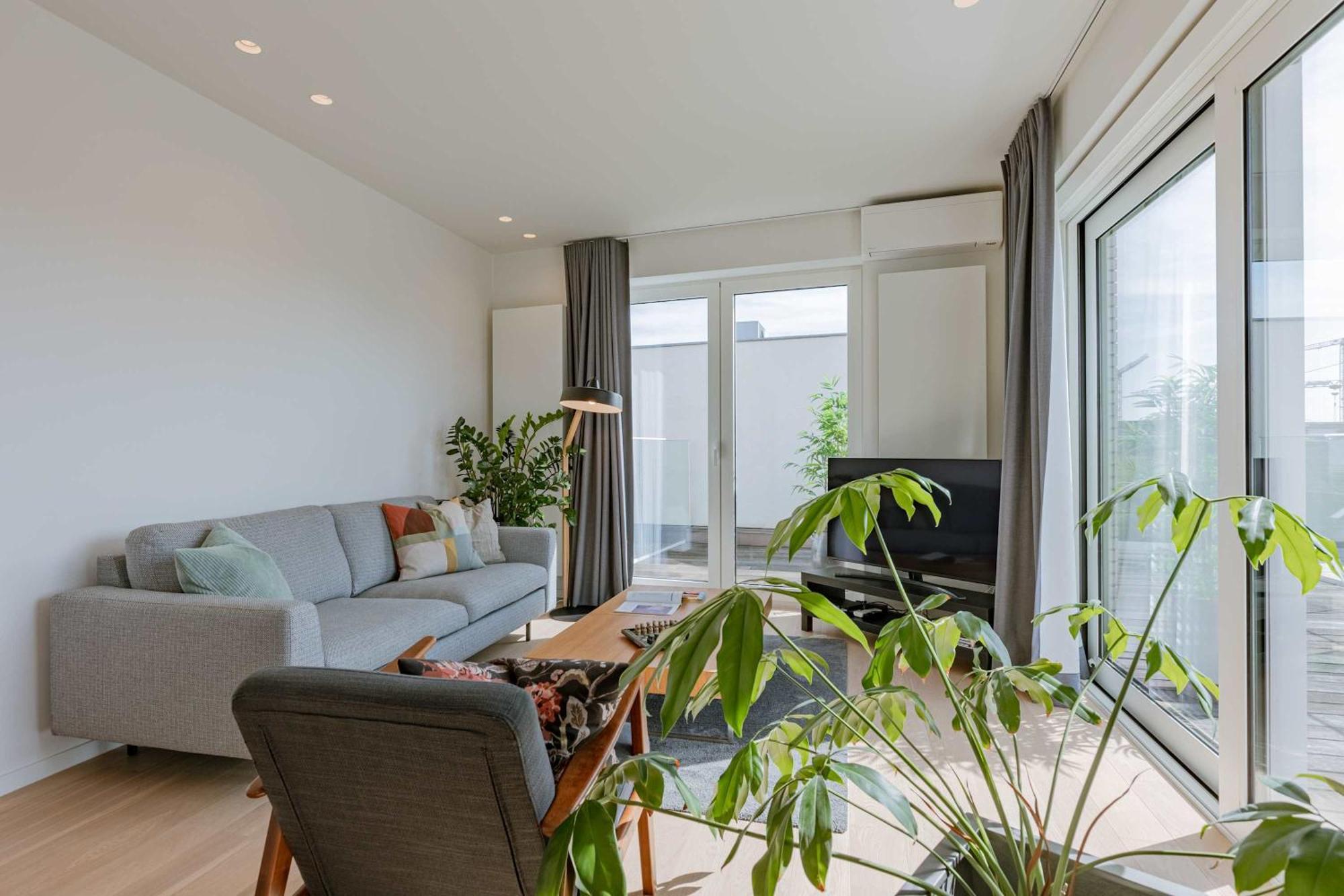 Huswell - Spacious In With Big Terrace Appartement *