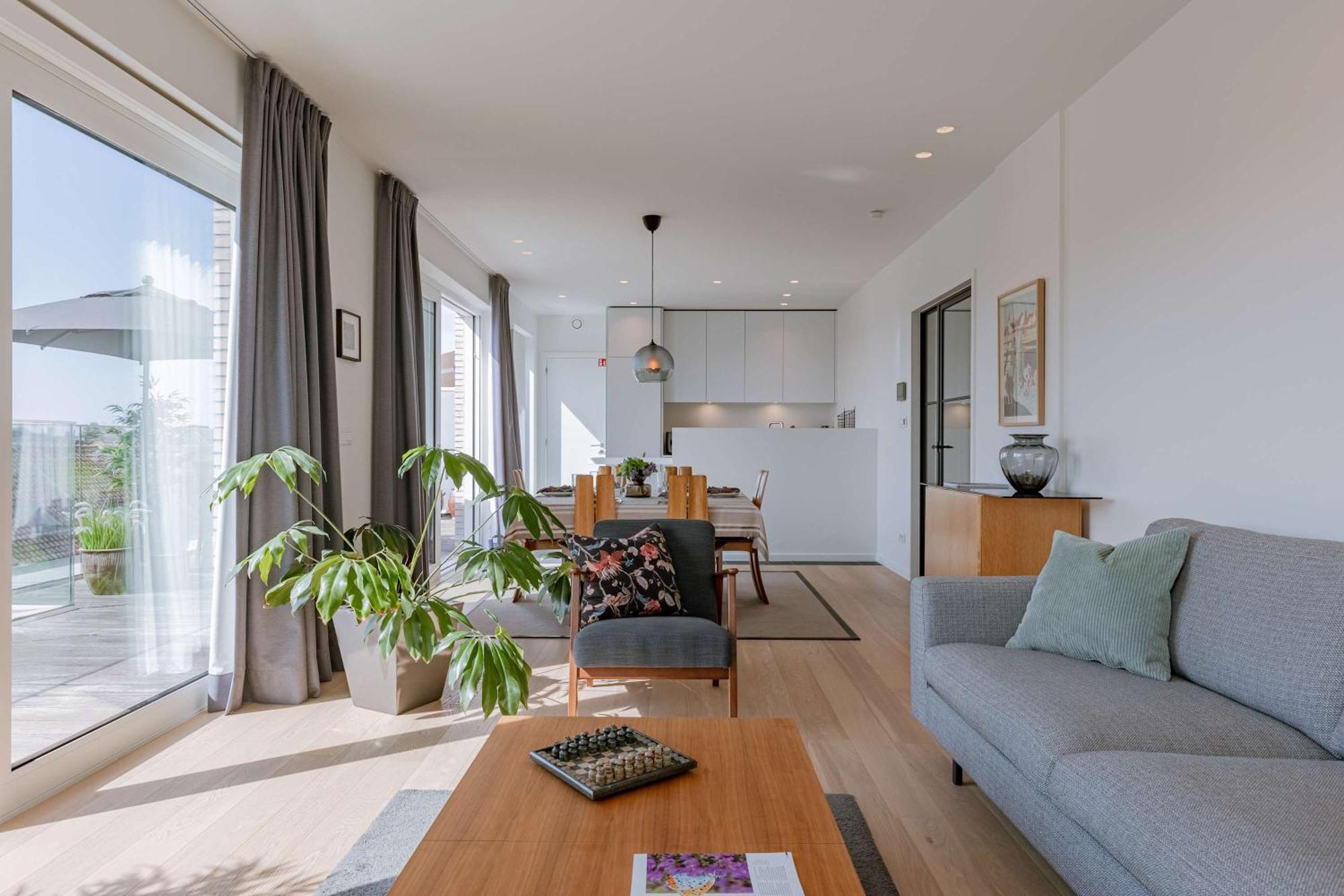 Huswell - Spacious In With Big Terrace *