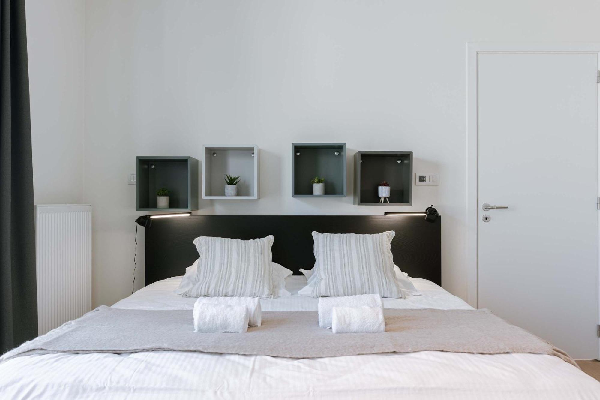 Huswell - Spacious In With Big Terrace