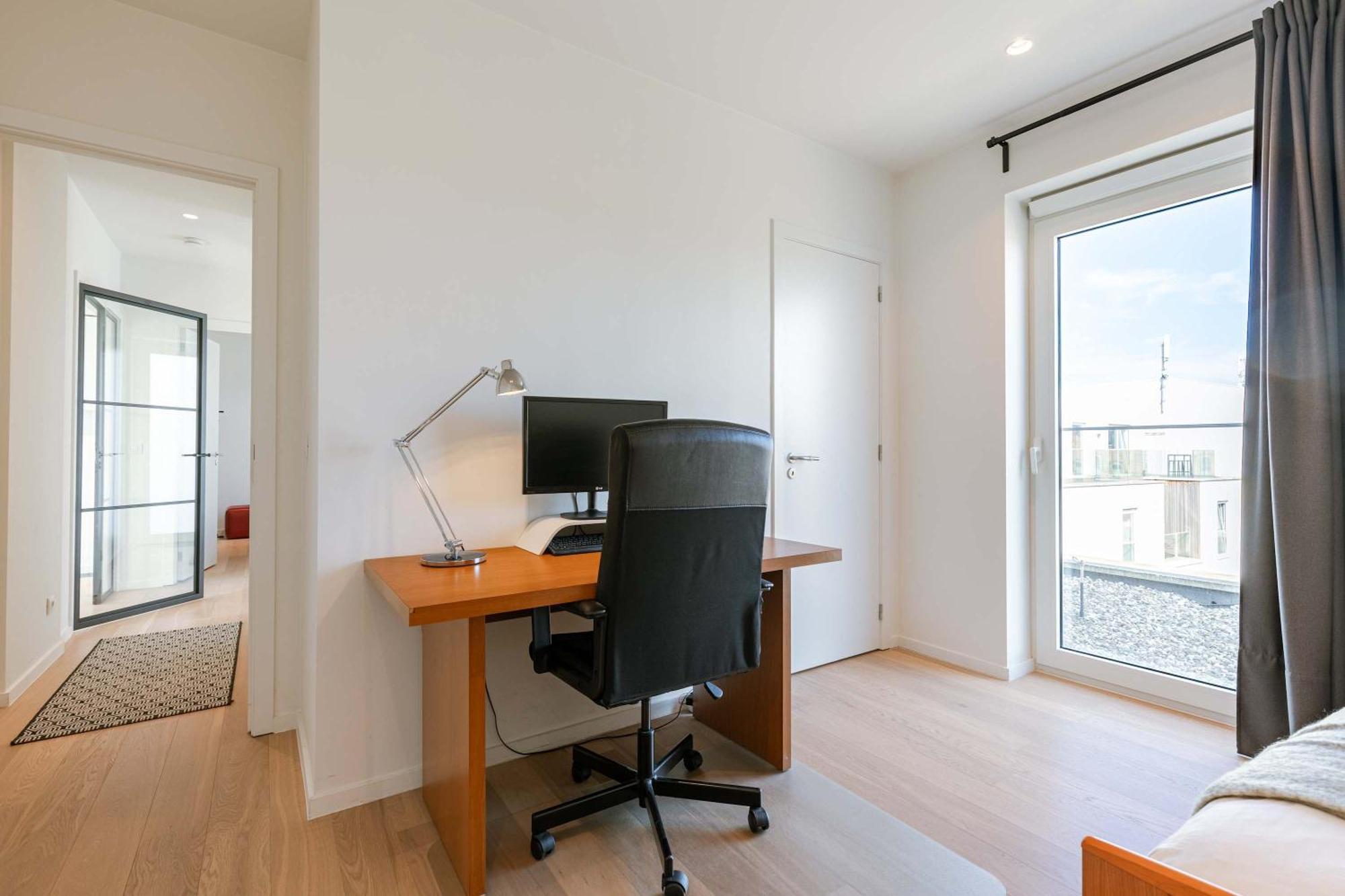 Huswell - Spacious In With Big Terrace Gent