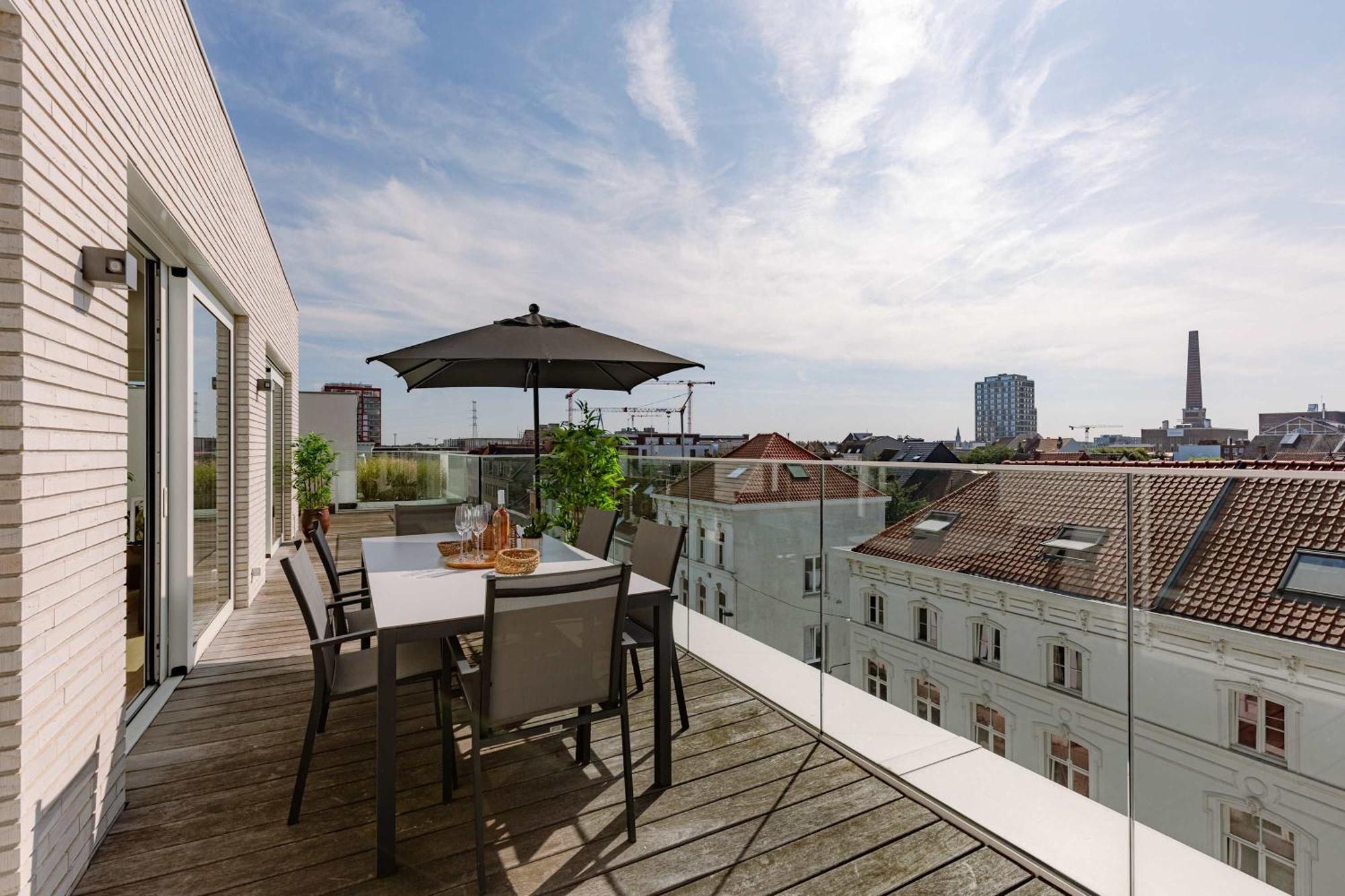 Huswell - Spacious In With Big Terrace Appartement