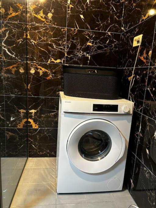 Apartment 2br And 1lr Apt, Only 15mins To Gravensteen Castle *