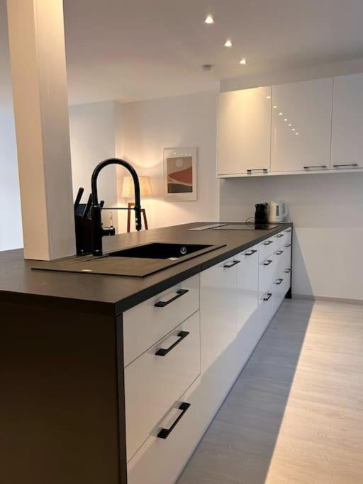 Apartment Wonderful 2br W View On Leie *