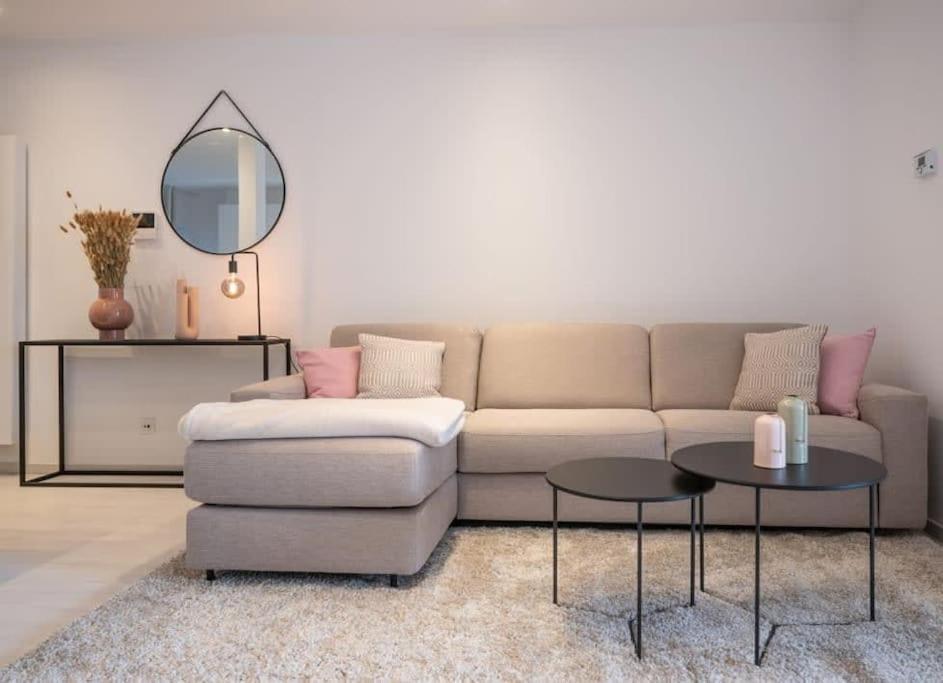 Apartment Wonderful 2br W View On Leie