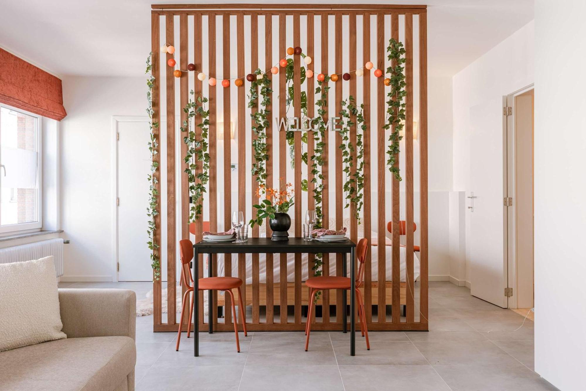 Huswell - Elegant In Center Apartment