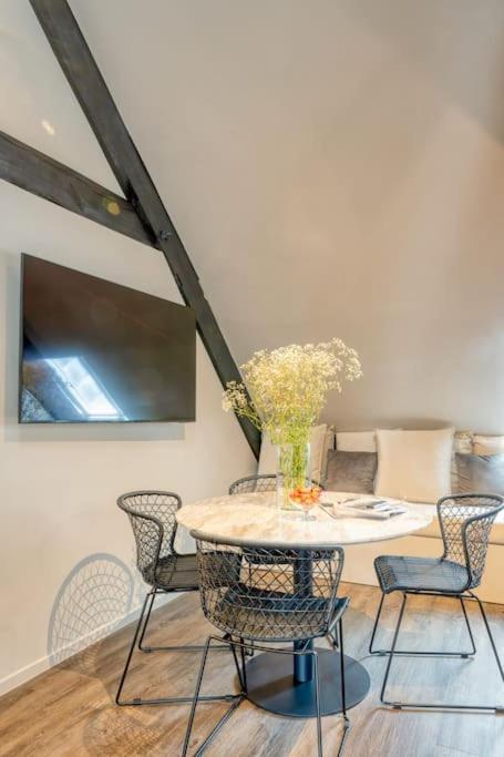 Charming Attic Retreat In Historic Center