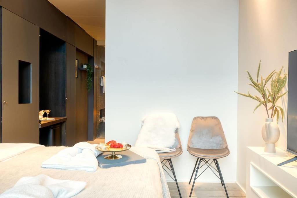 Ideal Terraced Retreat In Ghent's Center Apartment