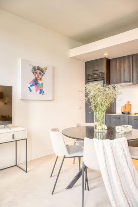 Apartment Light-filled Haven In