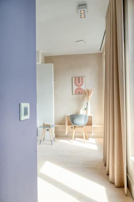 Light-filled Haven In Apartment *