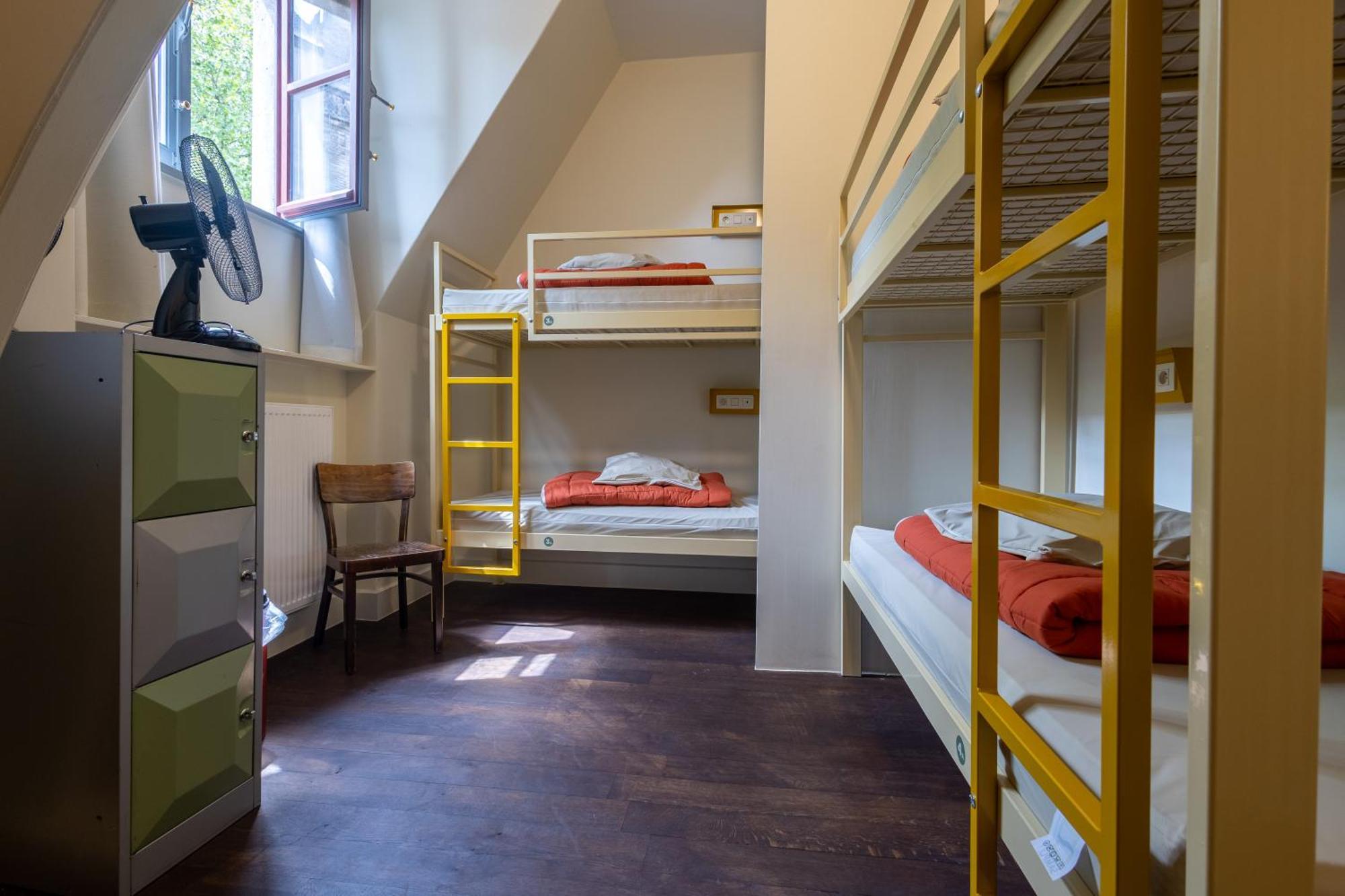 Hostel Uppelink Gent