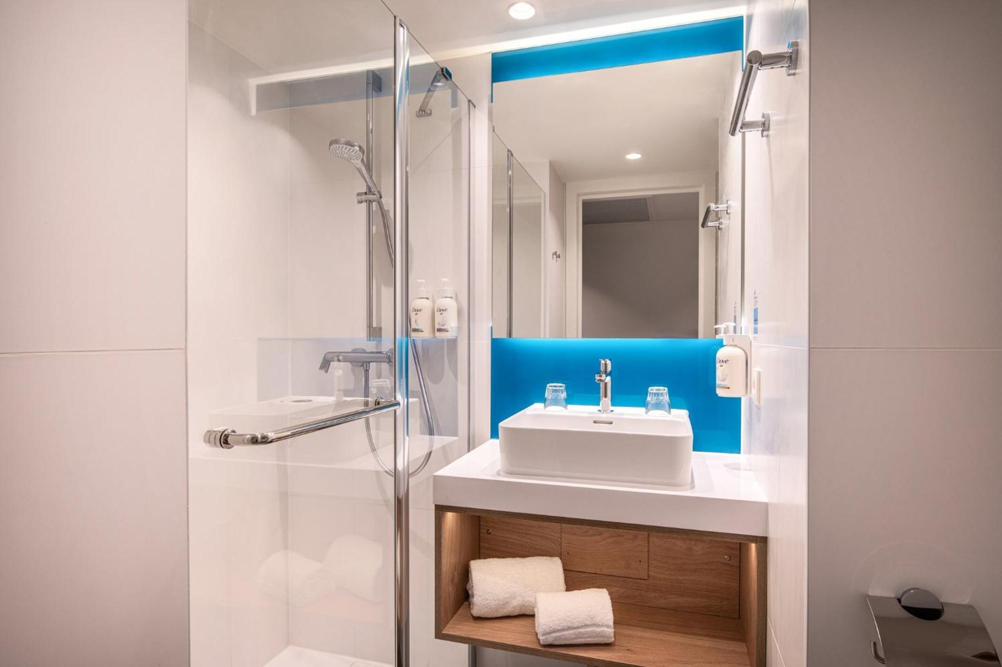 Express & By Ihg Hotel