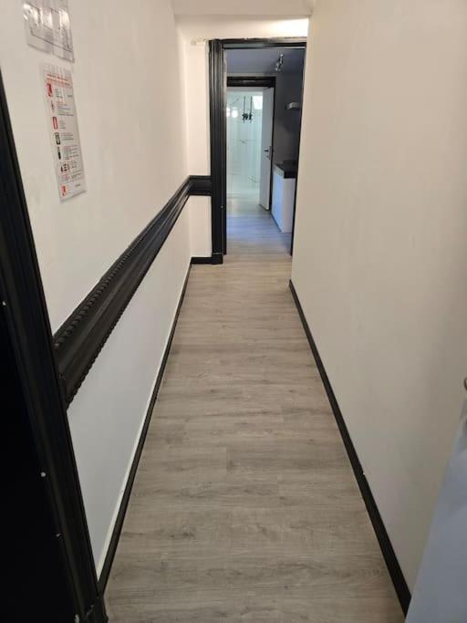 Apartment 8z Dreamz 2 *