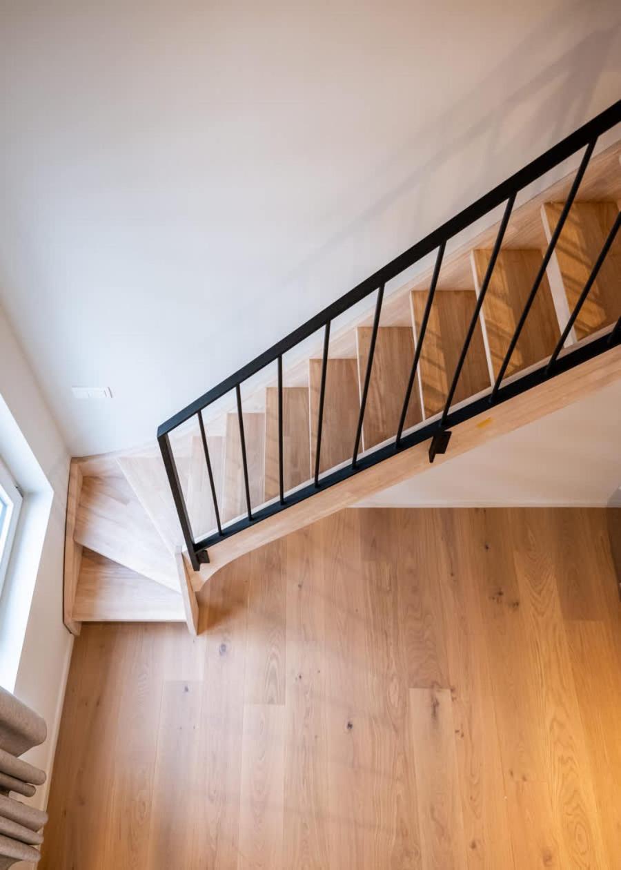 Huswell - Stylish Duplex With Premium Materials In Center Apartment